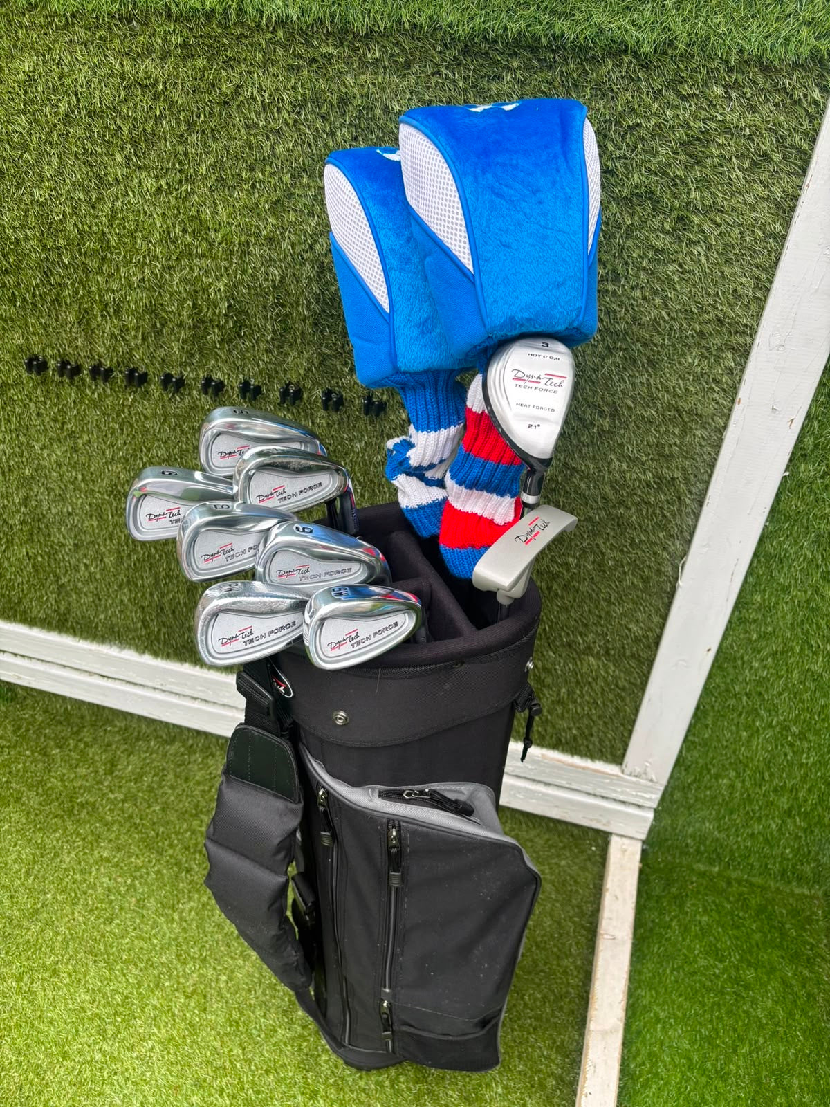 Unused and Boxed Dyna-Tech “Tech Force” Full Golf Set (5–SW) + Driver, 3 Wood, Hybrid + Bag