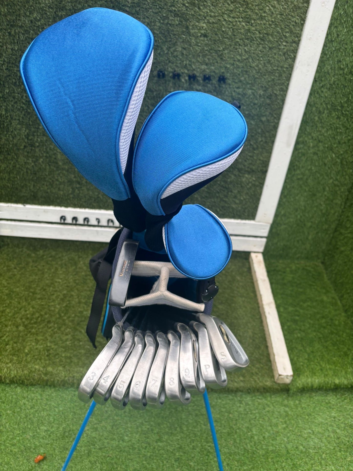 Callaway War Bird Driver + TaylorMade Burner Rescue + Full Iron Set + Nike Stand Bag (14 Clubs) £194.00 Delivered