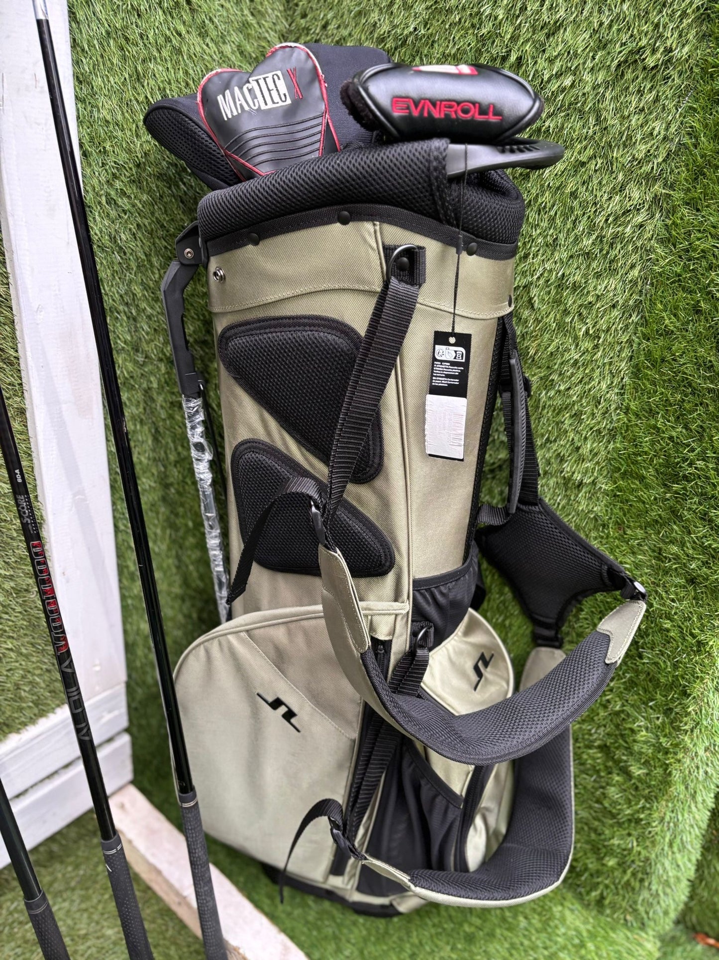 Ping i25 Irons, EVNROLL ER5 Putter, Mizuno S18 56°, Mizuno Zoid Hybrid, Mixed Woods & J.Lindeberg Stand Bag – 11 Clubs