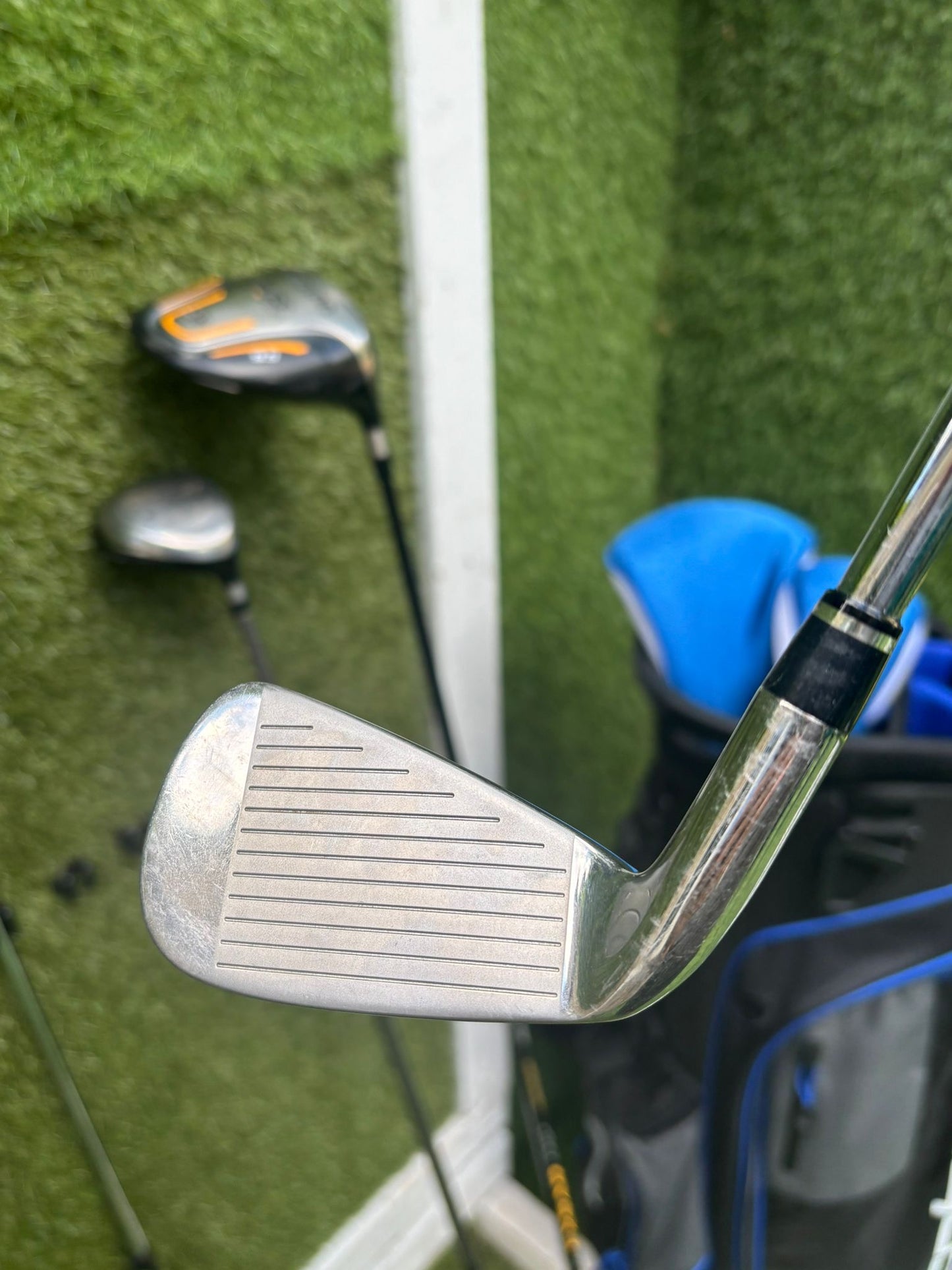Wilson Staff Di11 Golf Set with Mizuno MX-700 Driver, Ping DSE Pengyo Putter & Cobra Stand Bag