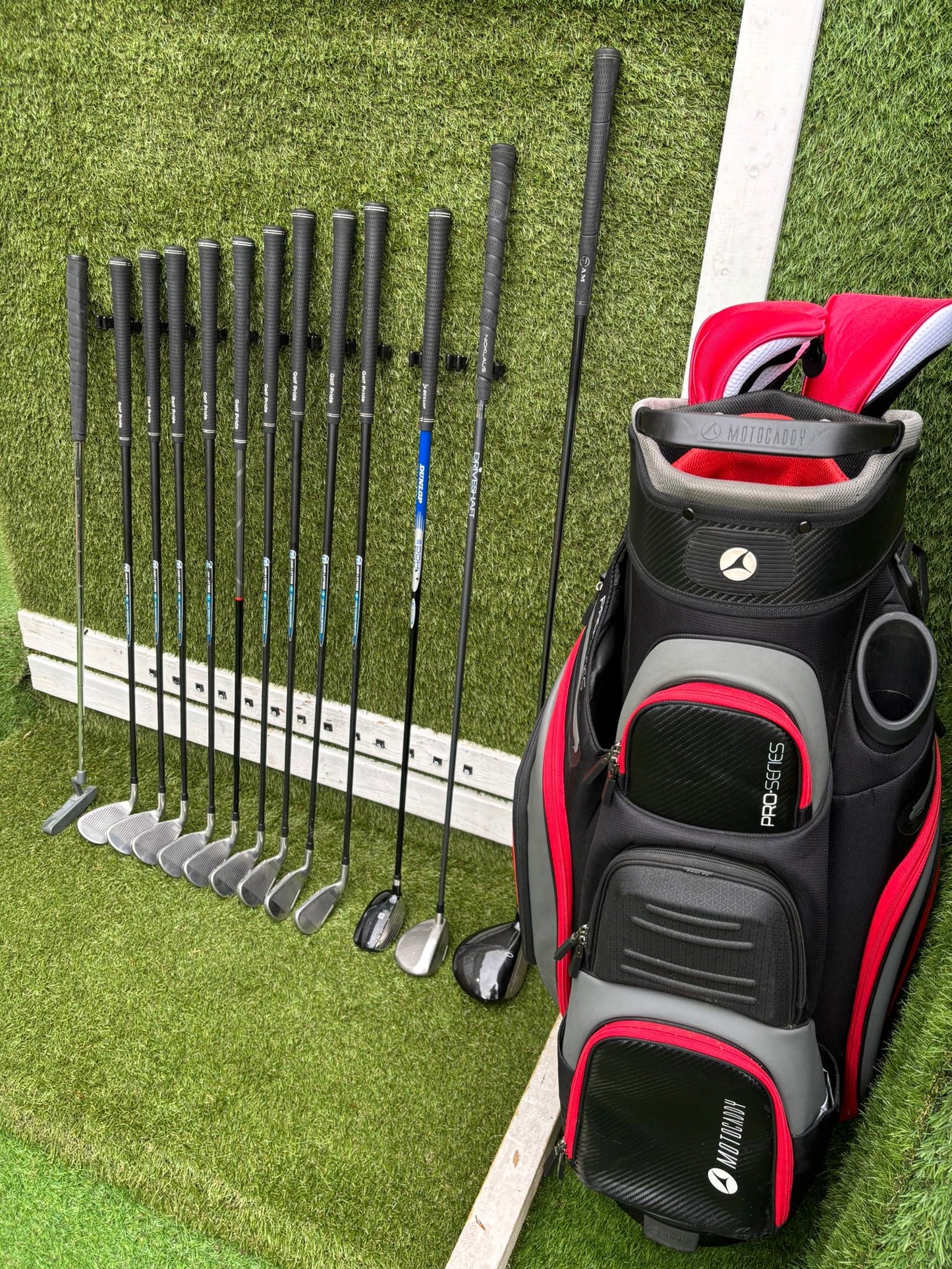 John Letters Trilogy T5 Graphite Iron Set + Woods & Motocaddy Bag
