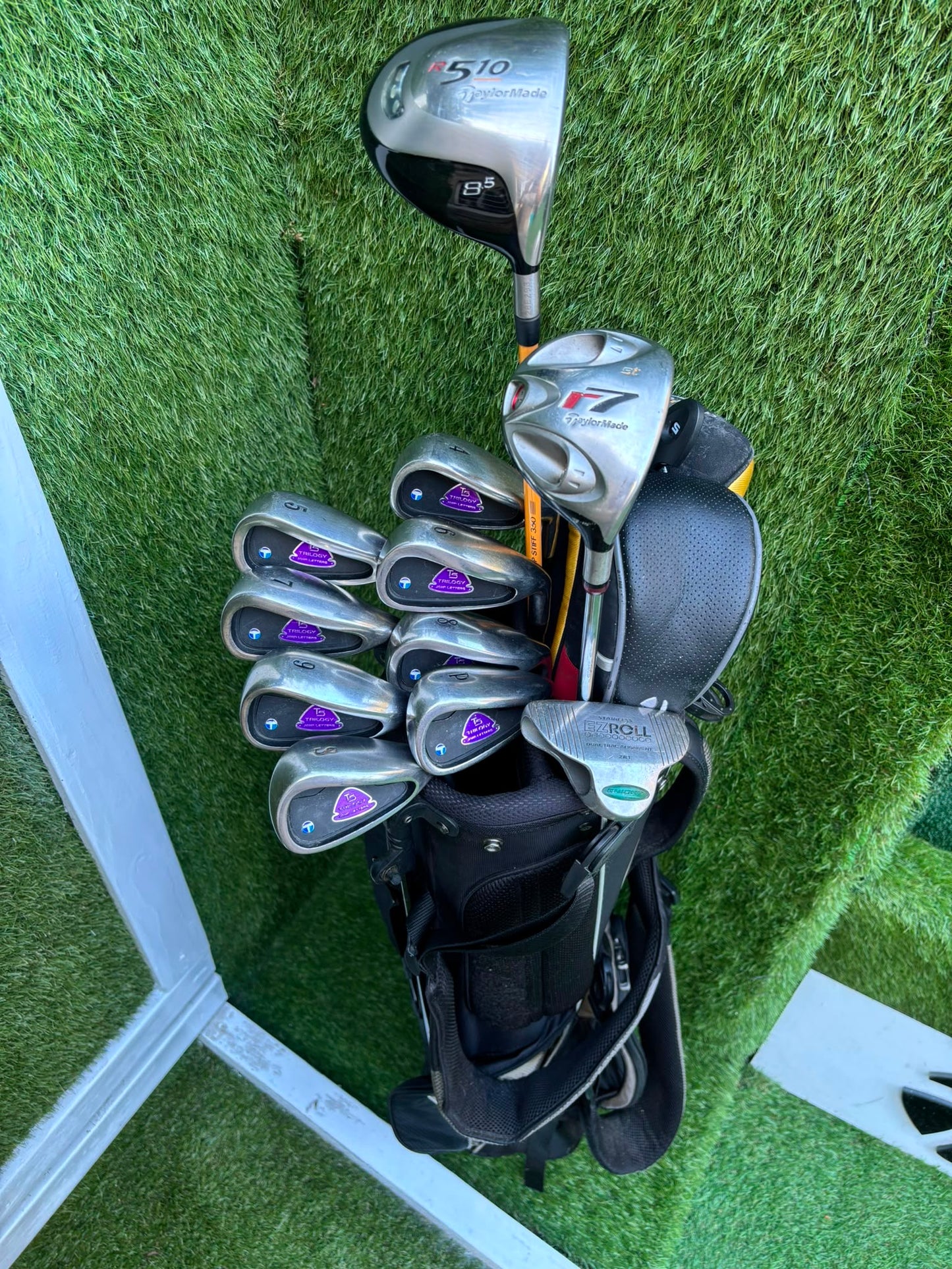 John Letters Graphite Irons, TaylorMade Driver, TaylorMade r7 Wood, EZROLL Putter & Nike Stand Bag