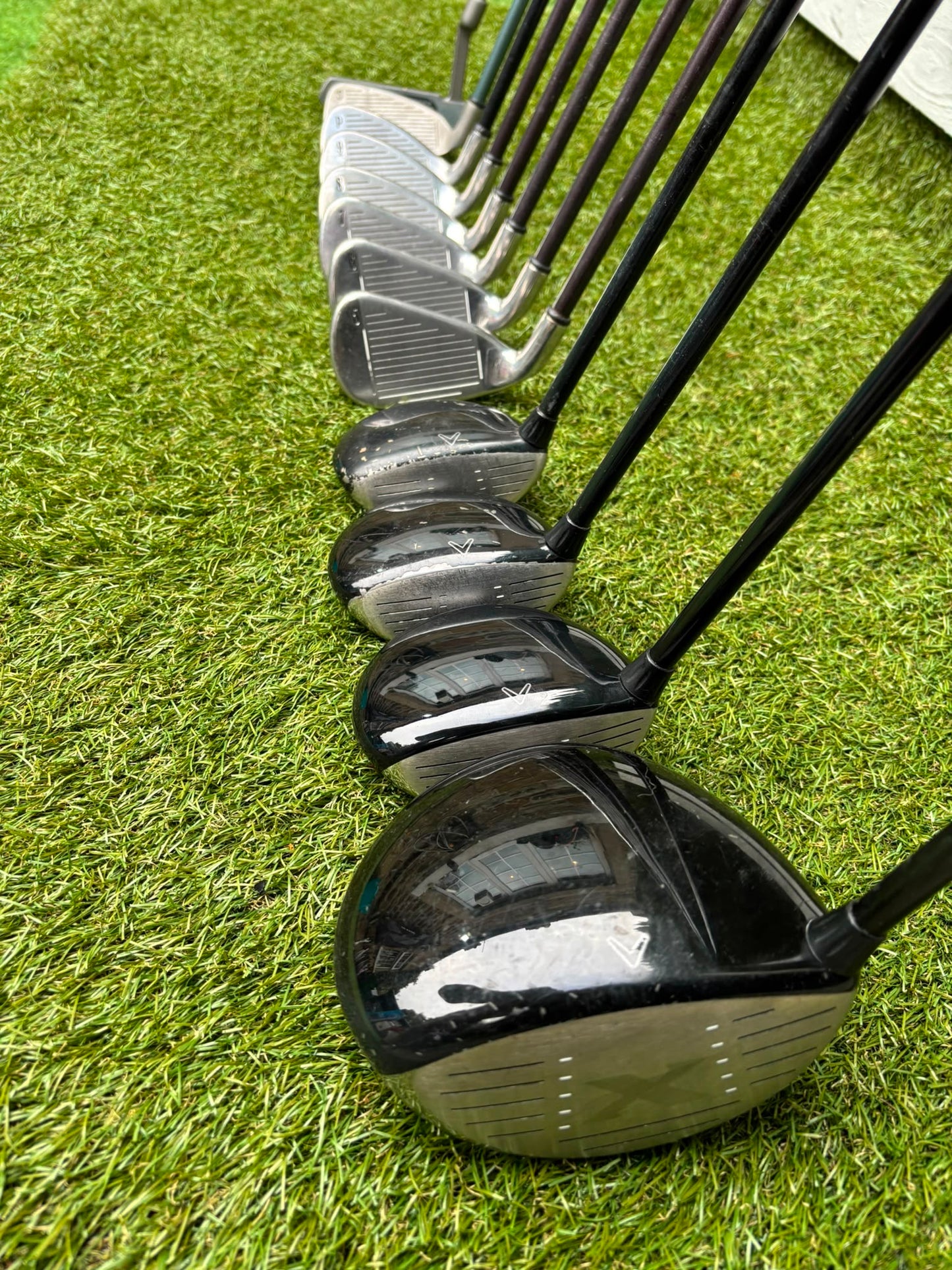 Ladies Golf Set – Callaway Big Bertha Irons, Callaway X Woods (Driver, 3, 5 & 7), HEXSERT HM-1 Putter & Cart Bag
