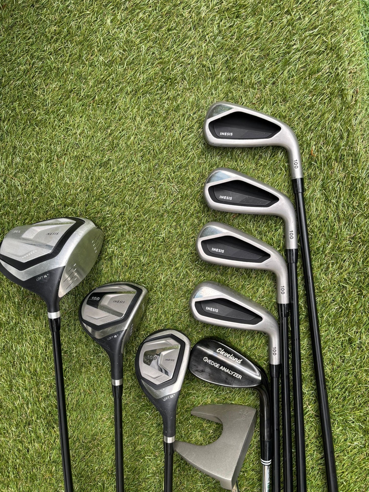 Inesis 100 Golf Set with Matching Woods, Cleveland 56° Wedge & Inesis Light Stand Bag