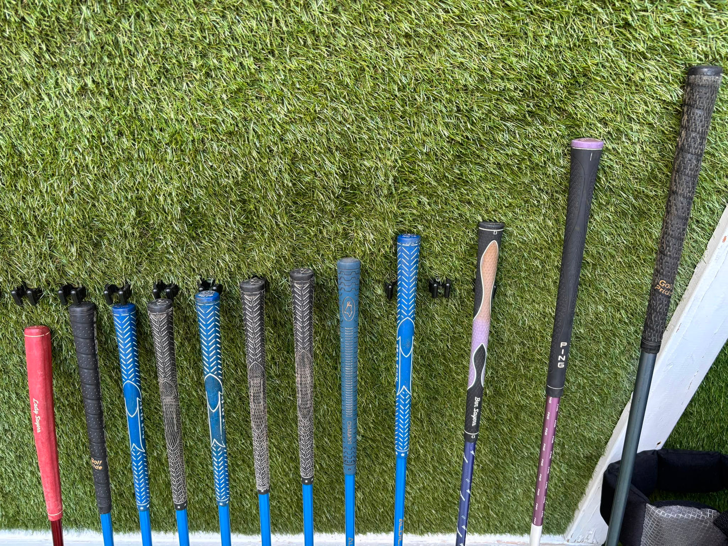 Ladies Yasuda SP-1800 Irons, Callaway Big Bertha Driver, Ping Rhapsody 7 Wood, Ben Sayers Hybrid & Stand Bag