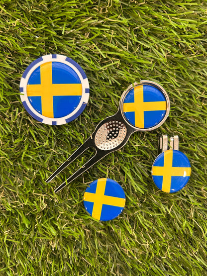 Flags of the World Traditional Pitchfork including 3 Flag markers and poker chip