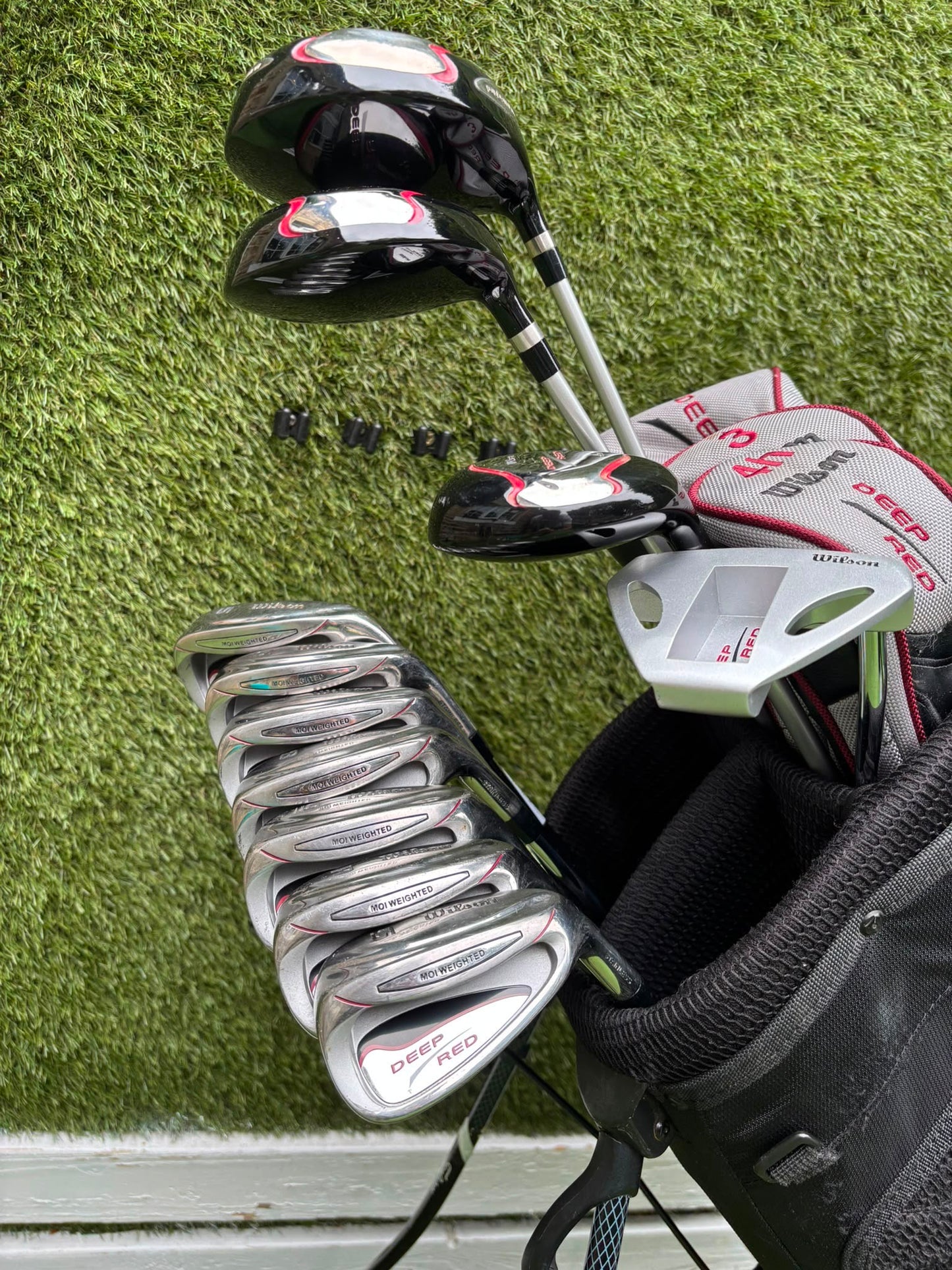 Wilson Deep Red Full Matching Golf Set (5–SW) with Titleist Stand Bag