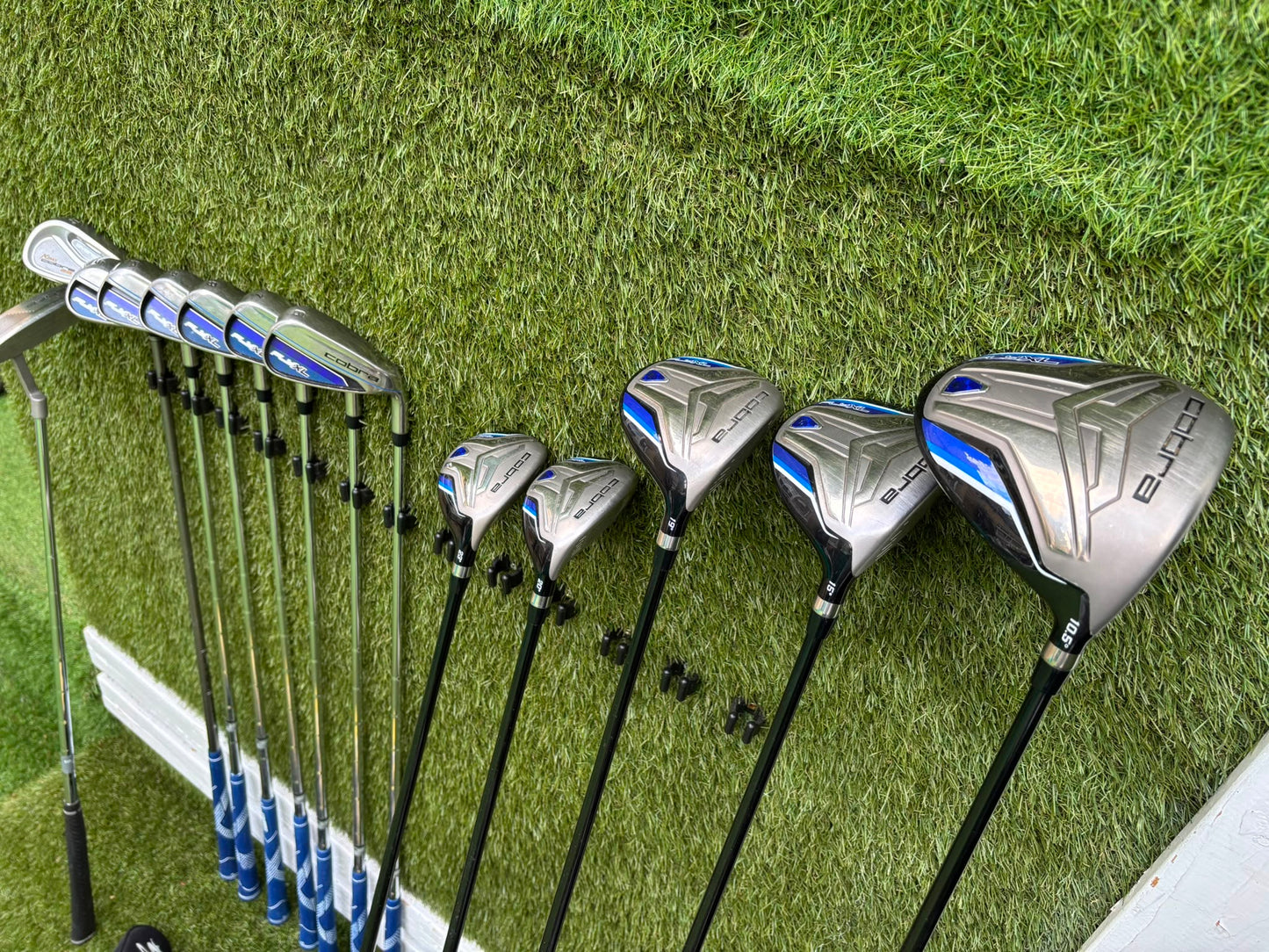 Cobra FLY-XL Complete Golf Set, Matching Woods, Hybrids, Irons & Cobra Ultralight Pro Stand Bag