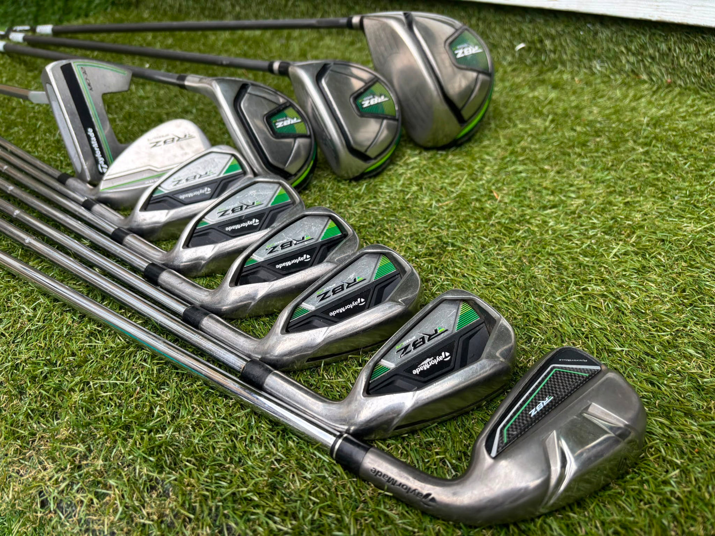 TaylorMade RBZ SpeedLite Complete Golf Set, Matching Woods, Irons & Cart Bag