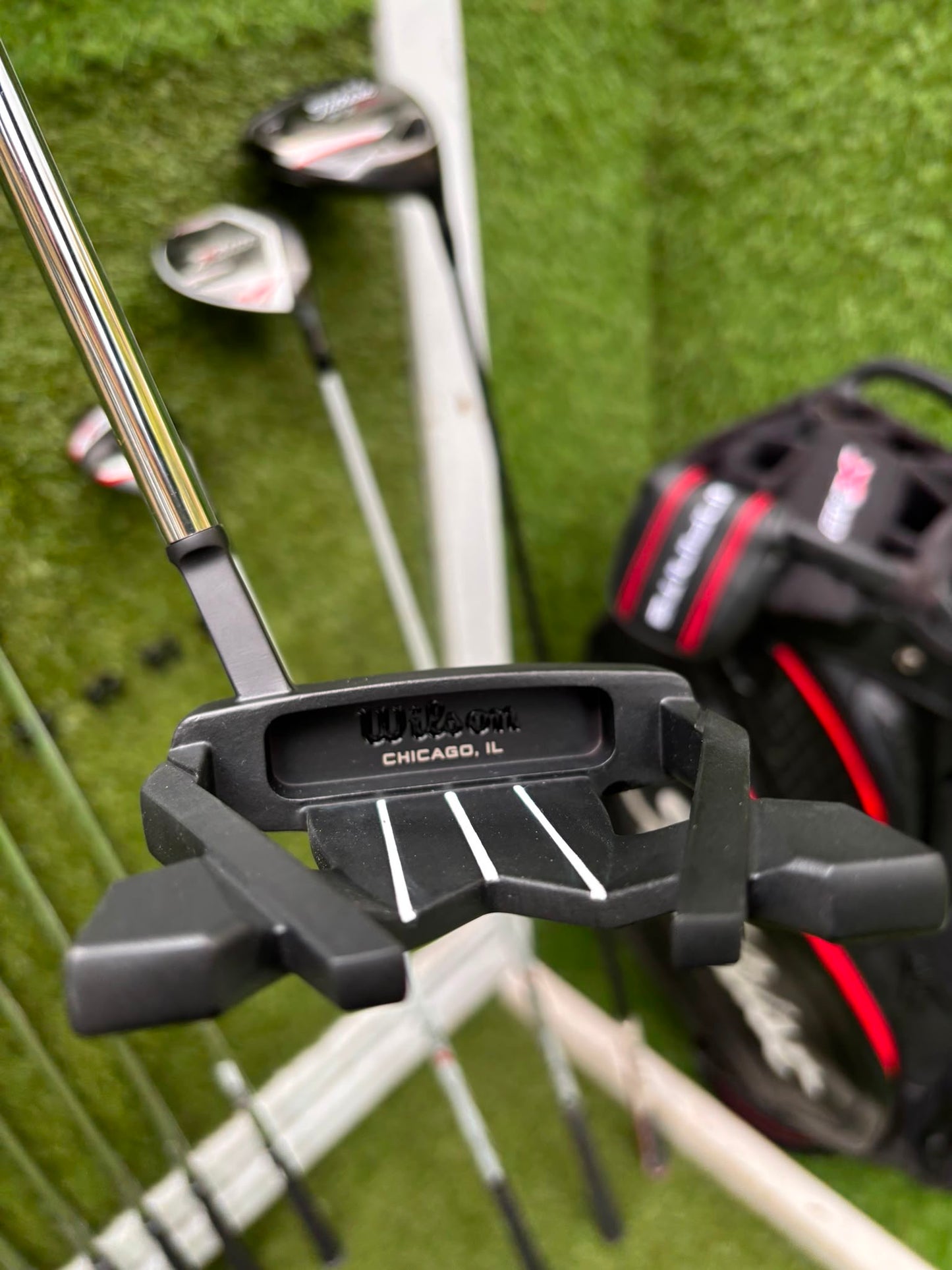 New Wilson Staff D7 Irons, Titleist Driver, Callaway Wood & Hybrid, New Wilson Infinite Putter Titleist Waterproof Cart Bag