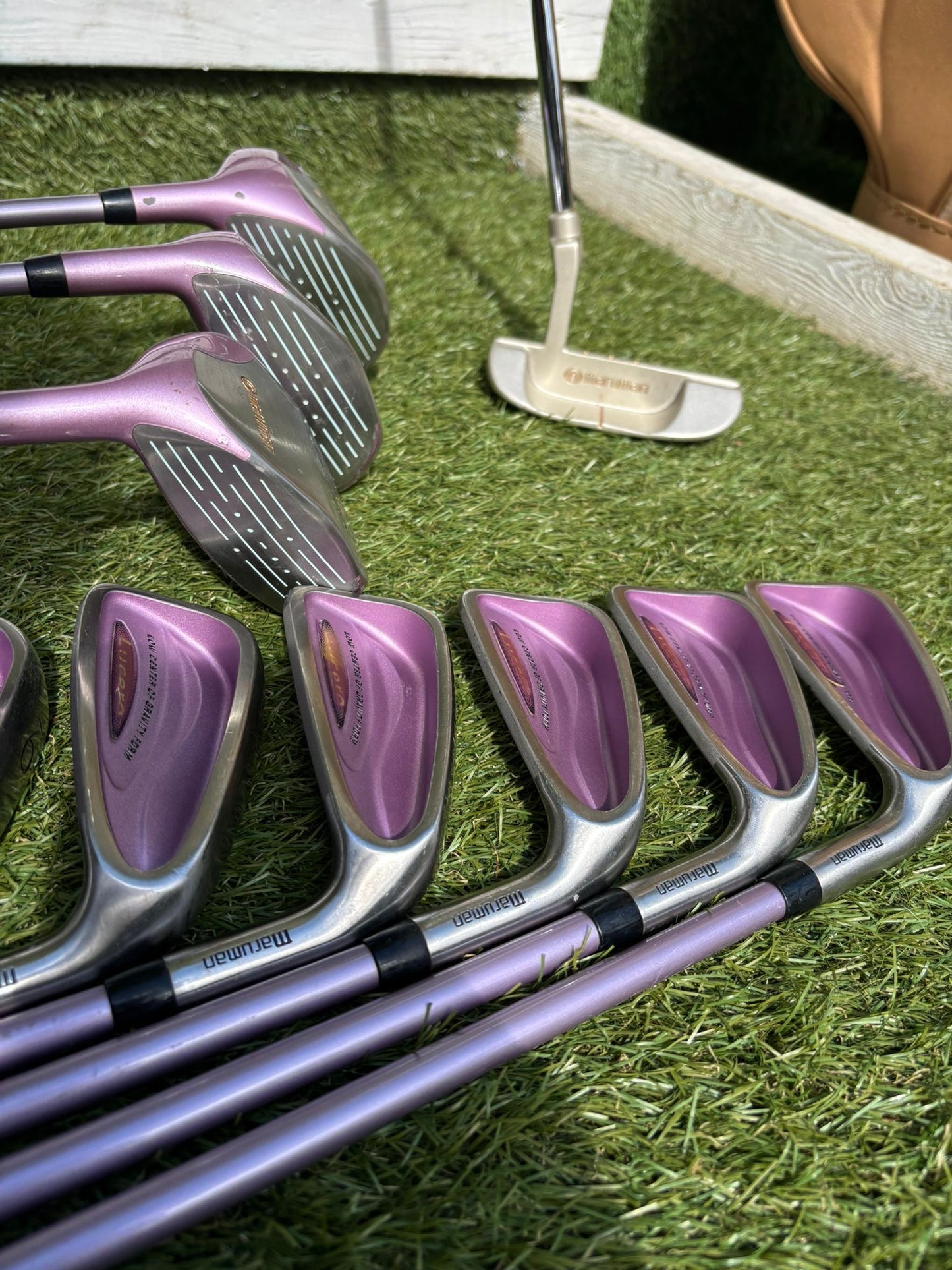 Maruman Lucero Ladies Golf Set (4–SW Irons) + Driver, 3 & 5 Woods + Matching Bag