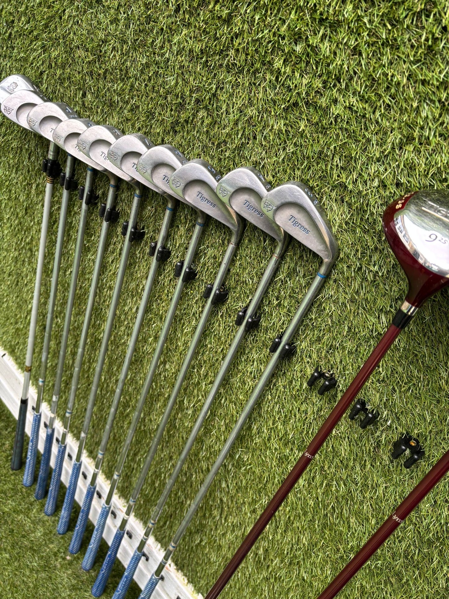 Lynx Tigress Ladies 14-Club Graphite Set + PING Cart Bag
Free P&P