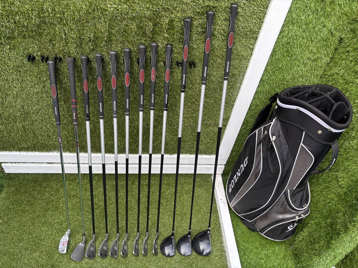 Dunlop MAX Complete Golf Set – 420cc Titanium Driver, Matching Irons & Dunlop Bag