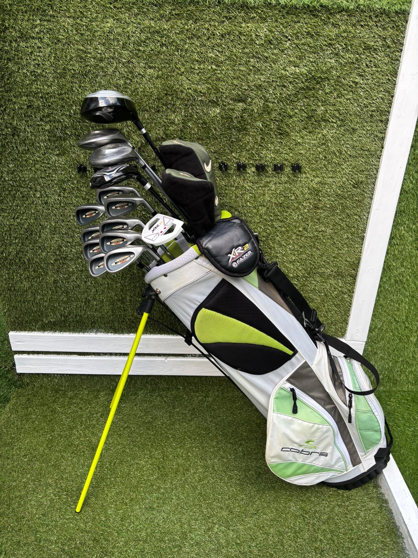 Grand Hawk Professional V16 Complete Golf Set - Free P&P