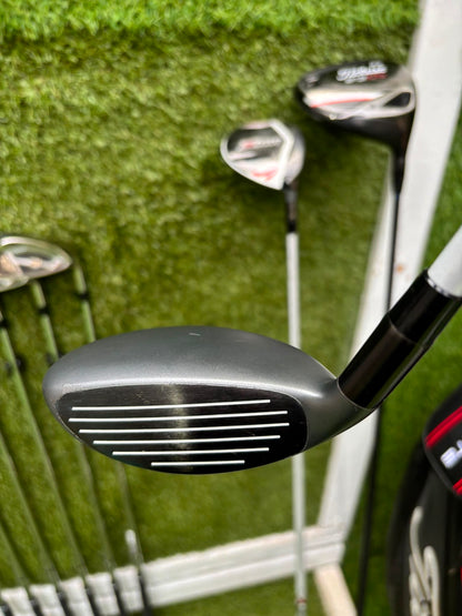 New Wilson Staff D7 Irons, Titleist Driver, Callaway Wood & Hybrid, New Wilson Infinite Putter Titleist Waterproof Cart Bag