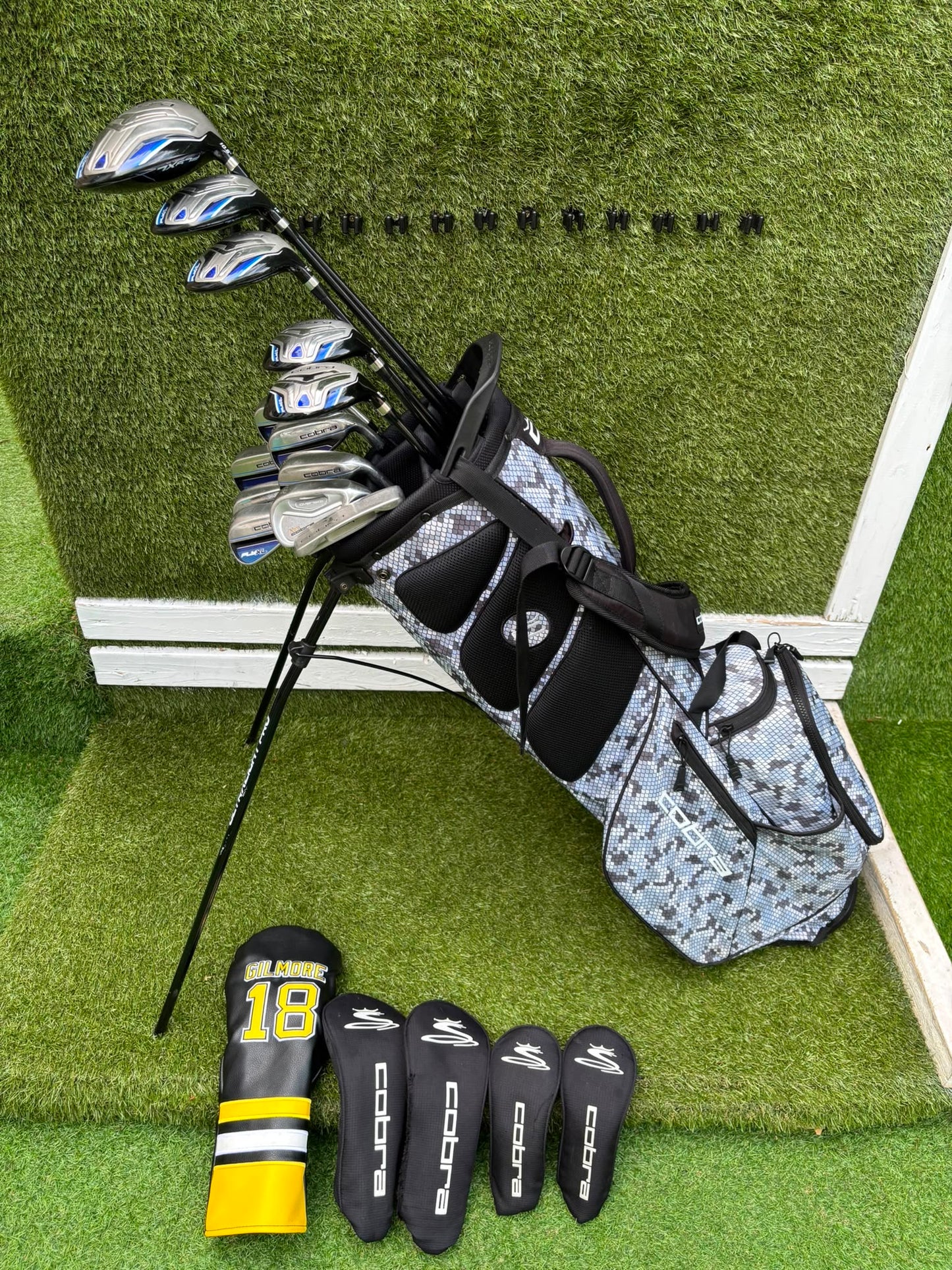 Cobra FLY-XL Complete Golf Set, Matching Woods, Hybrids, Irons & Cobra Ultralight Pro Stand Bag