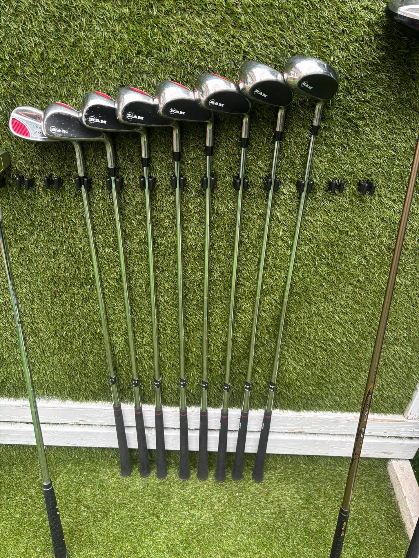 RAM Laser Hybrid Irons, Nike SQ Sumo² Driver, Cobra SZ Fairway Wood, Slazenger V Series Putter & Wilson Tour RX Stand Bag