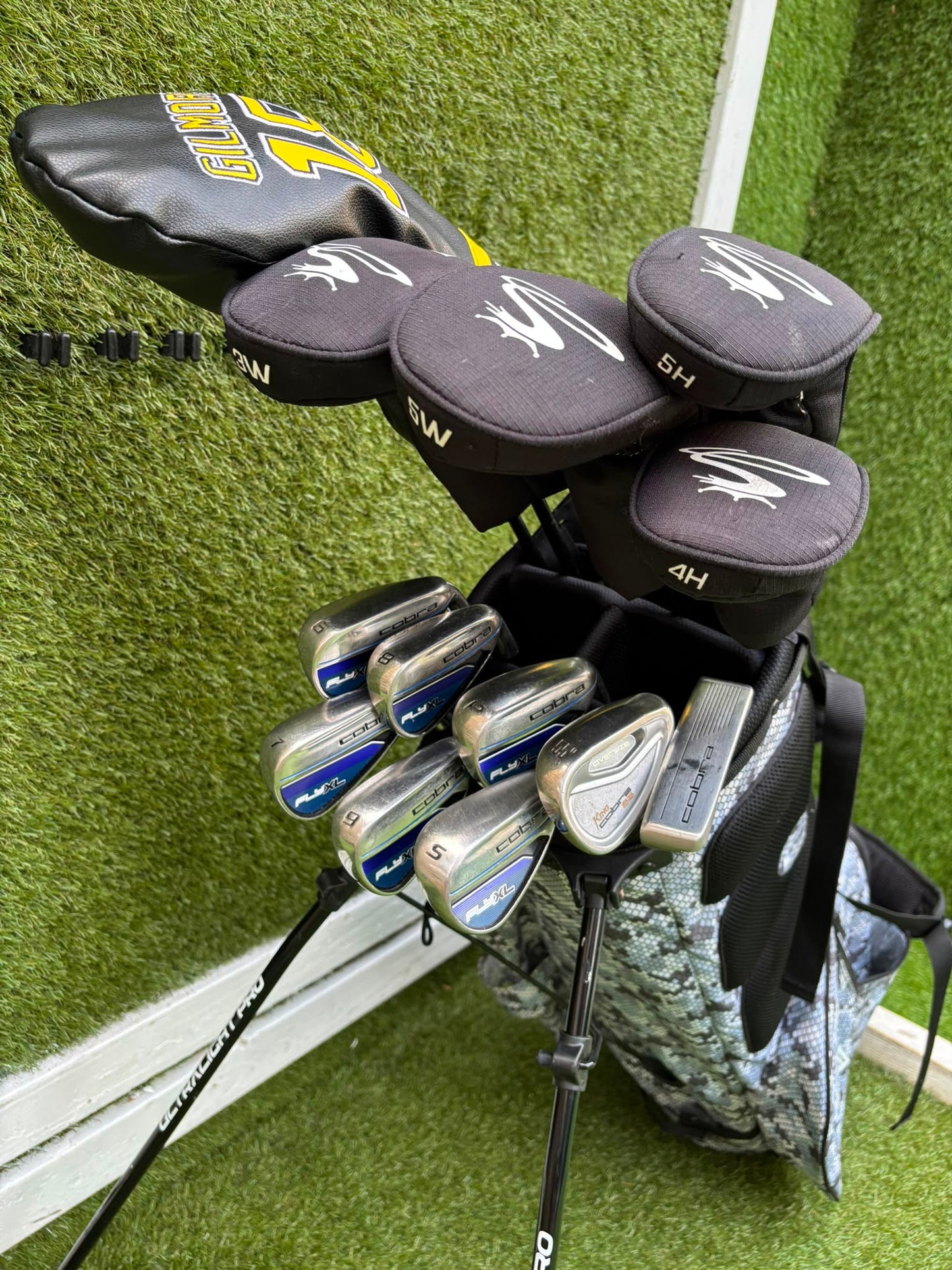 Cobra FLY-XL Complete Golf Set, Matching Woods, Hybrids, Irons & Cobra Ultralight Pro Stand Bag