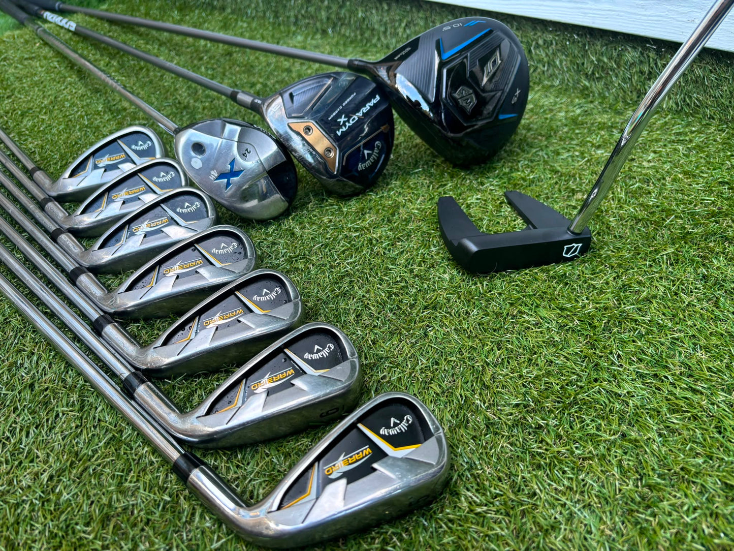 Callaway Irons, Wilson D9 Driver, Callaway Paradym X 3 Wood, Callaway X Hybrid, Wilson Infinite Putter & OUUL Premium Stand Bag