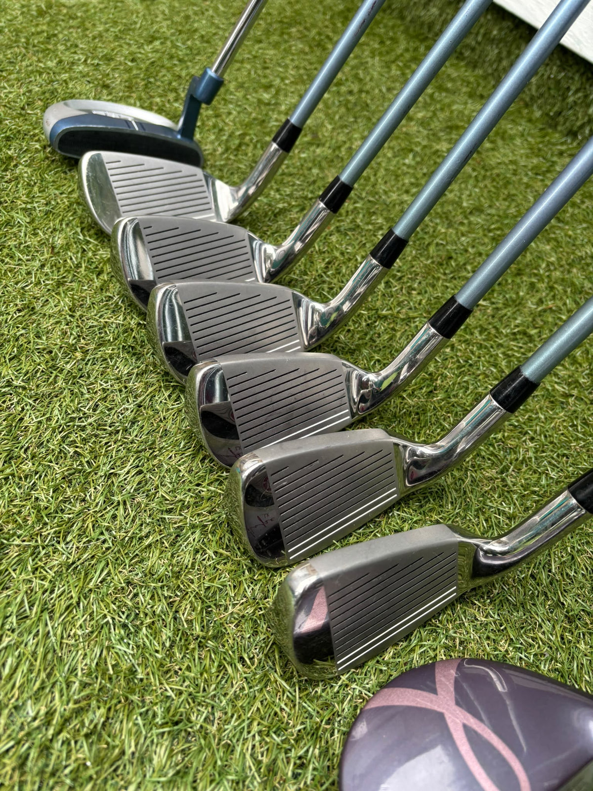 Wilson Hope LX Ladies Complete Golf Set – Matching Woods, Hybrids, 6–SW Irons, Putter & Wilson Bag