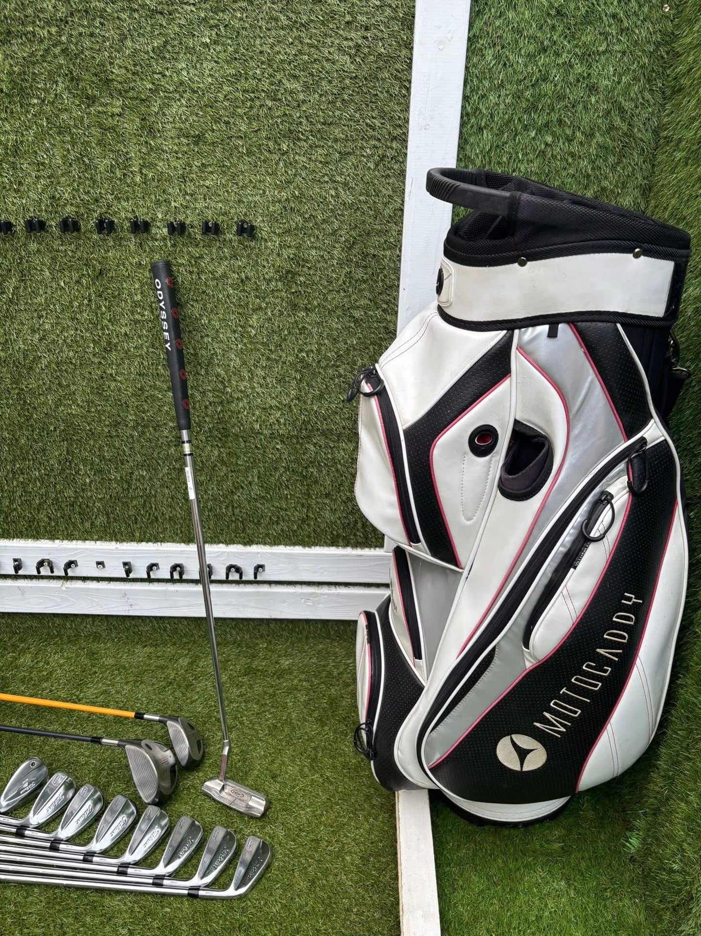 Titleist MB Forged 690 Full Golf Set + Vokey SM7 + Yes! Callie Putter + Motocaddy Leather Cart Bag £524.00