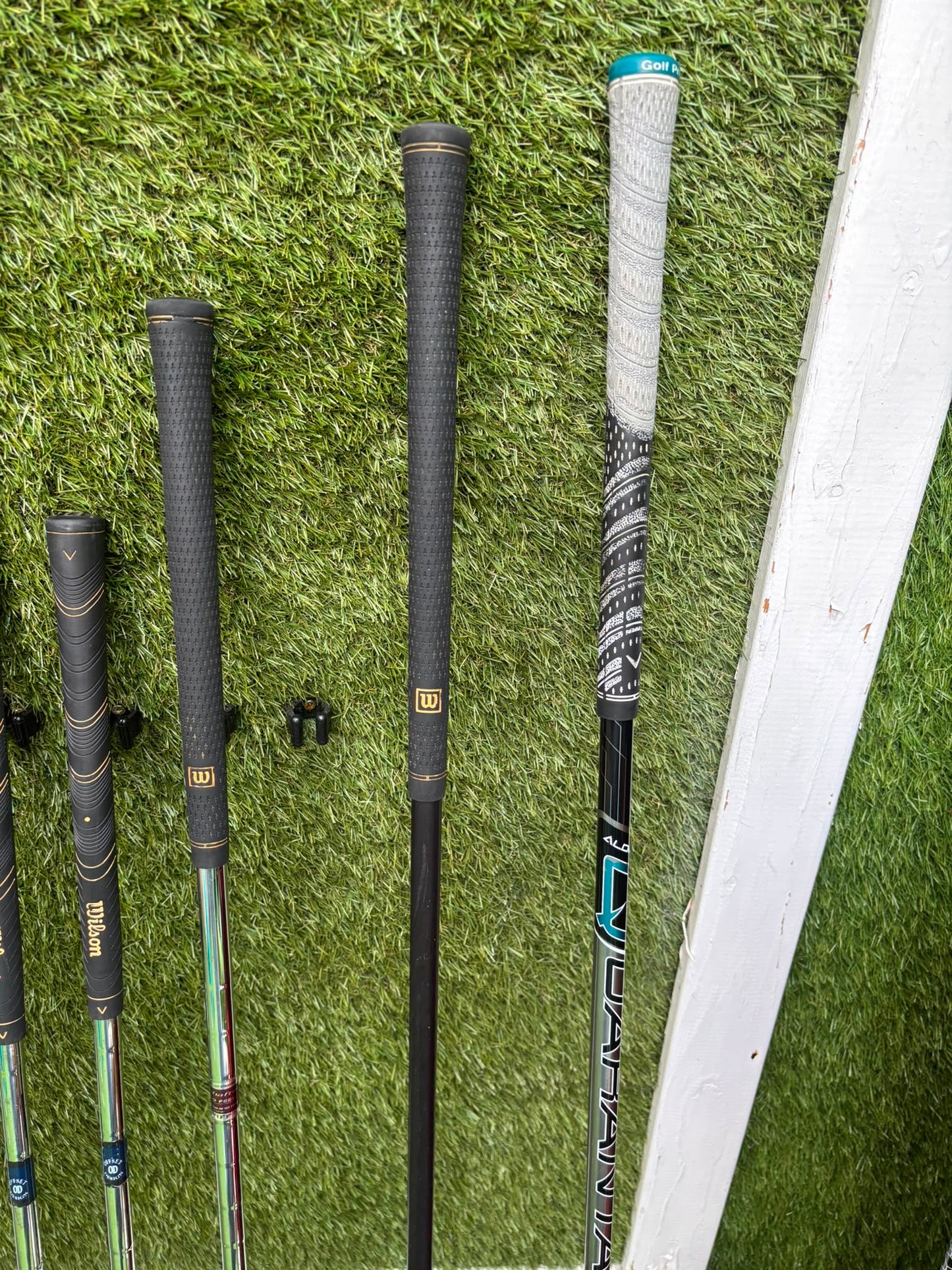 Wilson ProStaff Oversize Irons, Wilson Staff D300 Driver, Wilson Deep Red Woods & Wilson Stand Bag