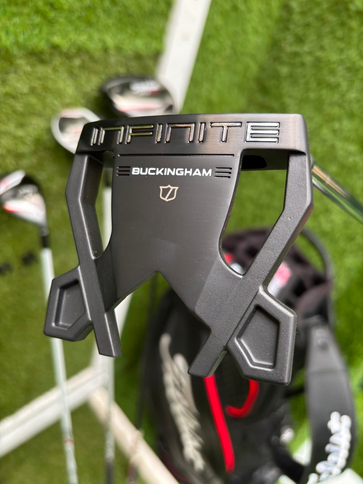 New Wilson Staff D7 Irons, Titleist Driver, Callaway Wood & Hybrid, New Wilson Infinite Putter Titleist Waterproof Cart Bag