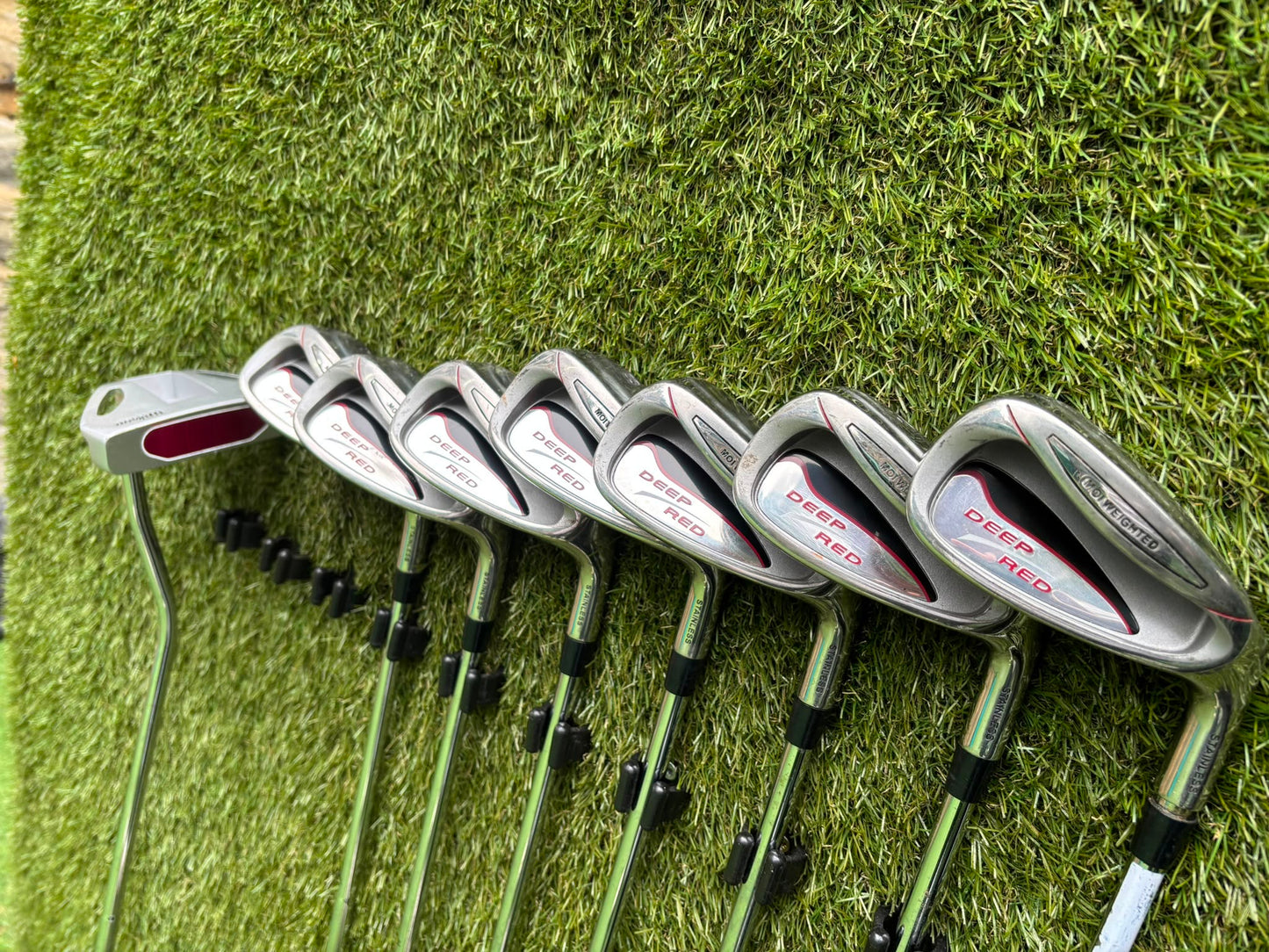 Wilson Deep Red Full Matching Golf Set (5–SW) with Titleist Stand Bag