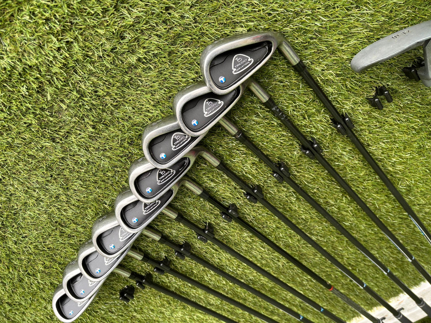 John Letters Trilogy T5 Graphite Iron Set + Woods & Motocaddy Bag