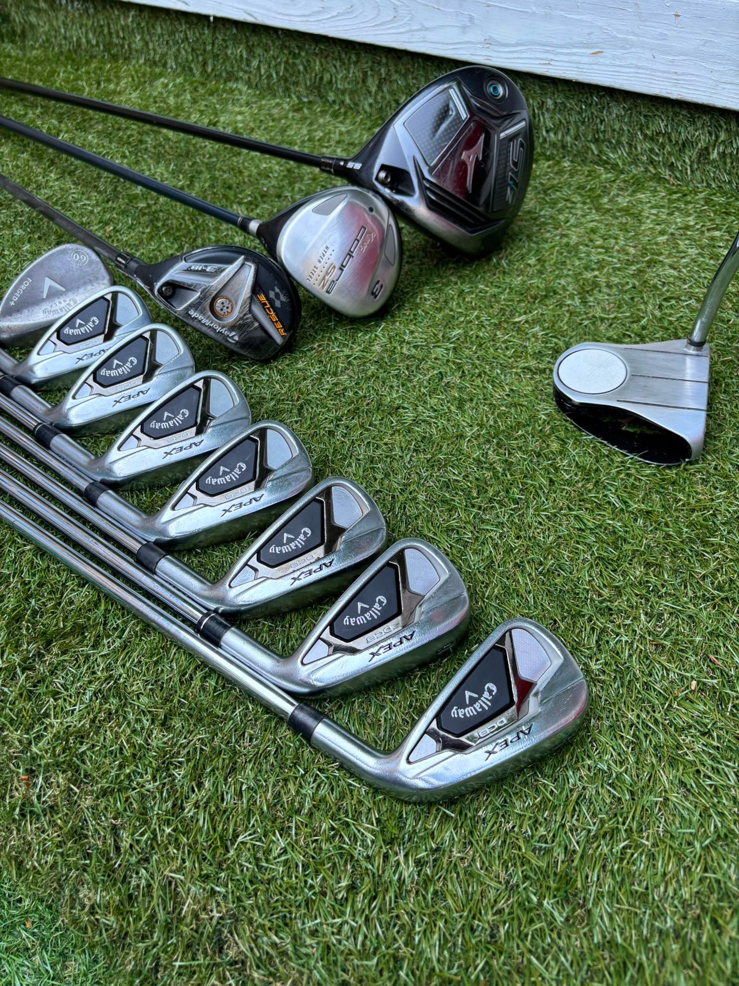 Callaway Apex DCB Irons, Mizuno Driver, Odyssey Lab Putter & TaylorMade Team Tour Cart Bag