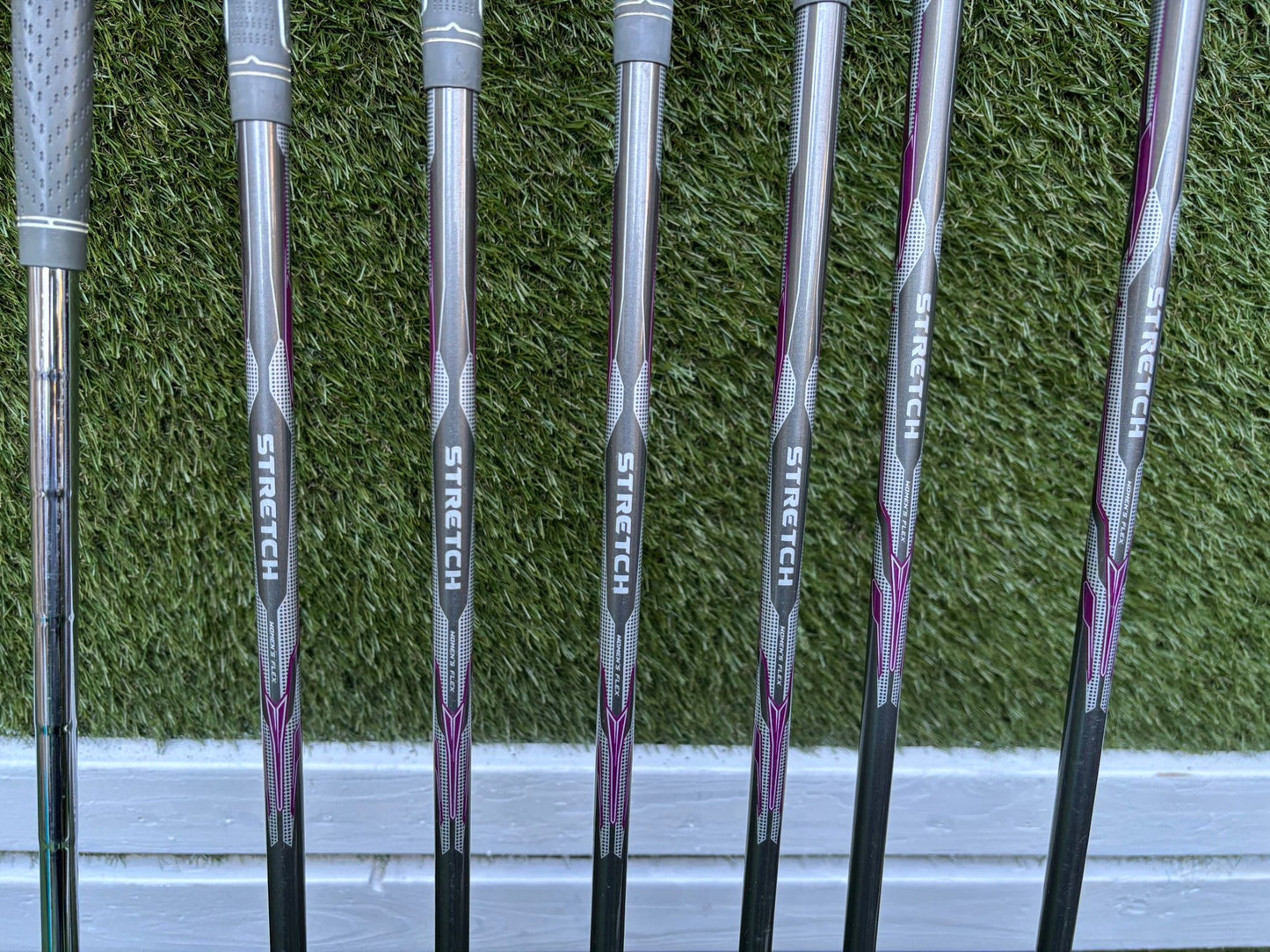 🔥 Wilson Stretch XLS Ladies Set (7–SW) + Driver / 5 Wood / Hybrid + Matching Bag