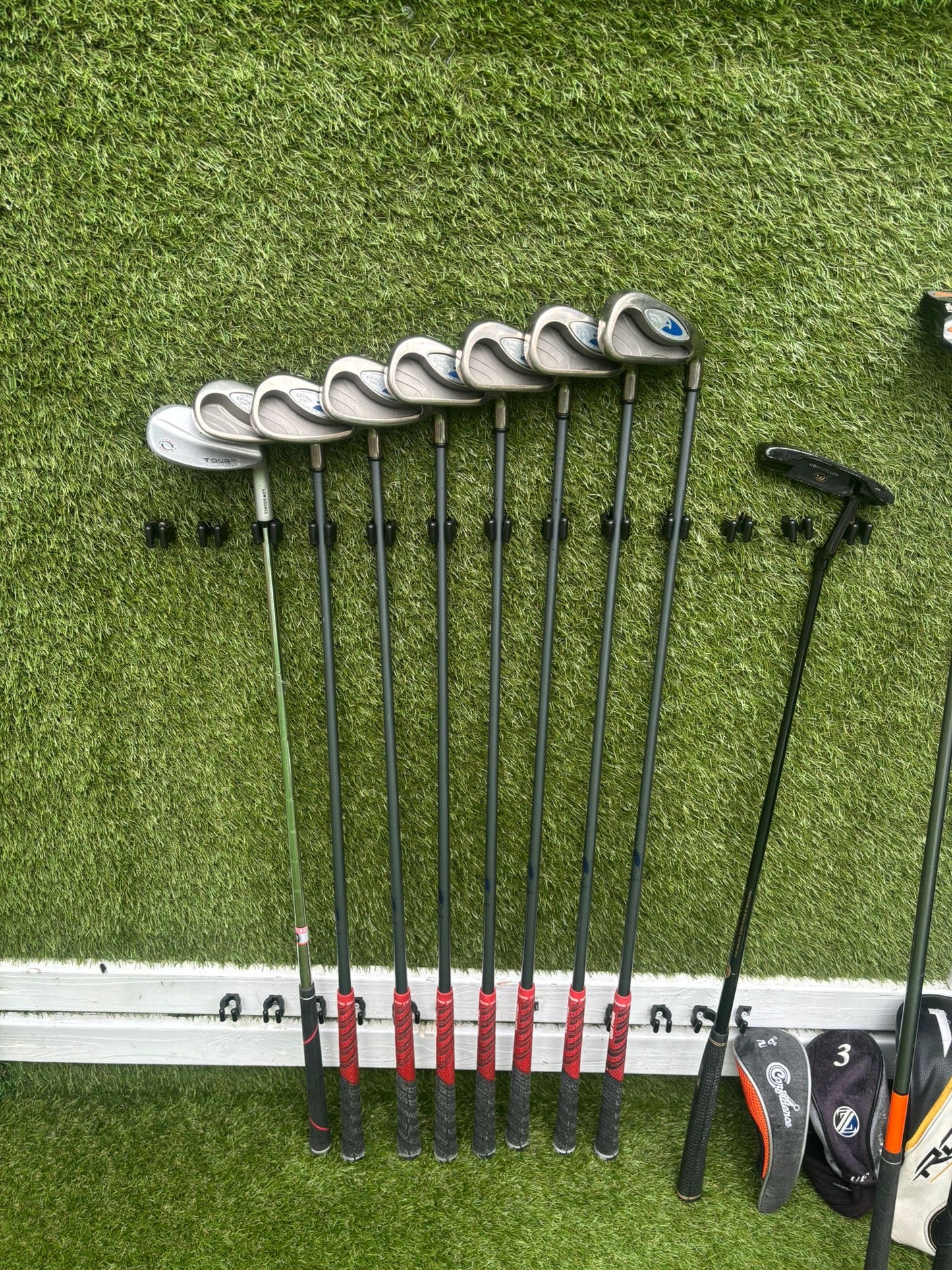 Callaway Tungsten Titanium Irons + Donnay Driver + Mizuno Fairway + Confidence Hybrid + Callaway Stand Bag (12 Clubs)