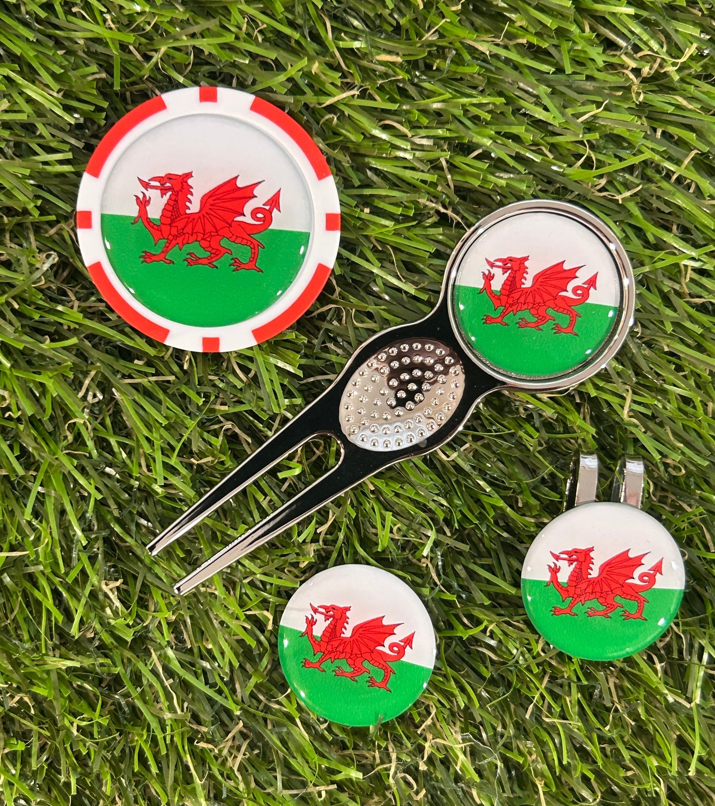 Welsh Flag Traditional metal pitchfork Combo Set with Poker Chip