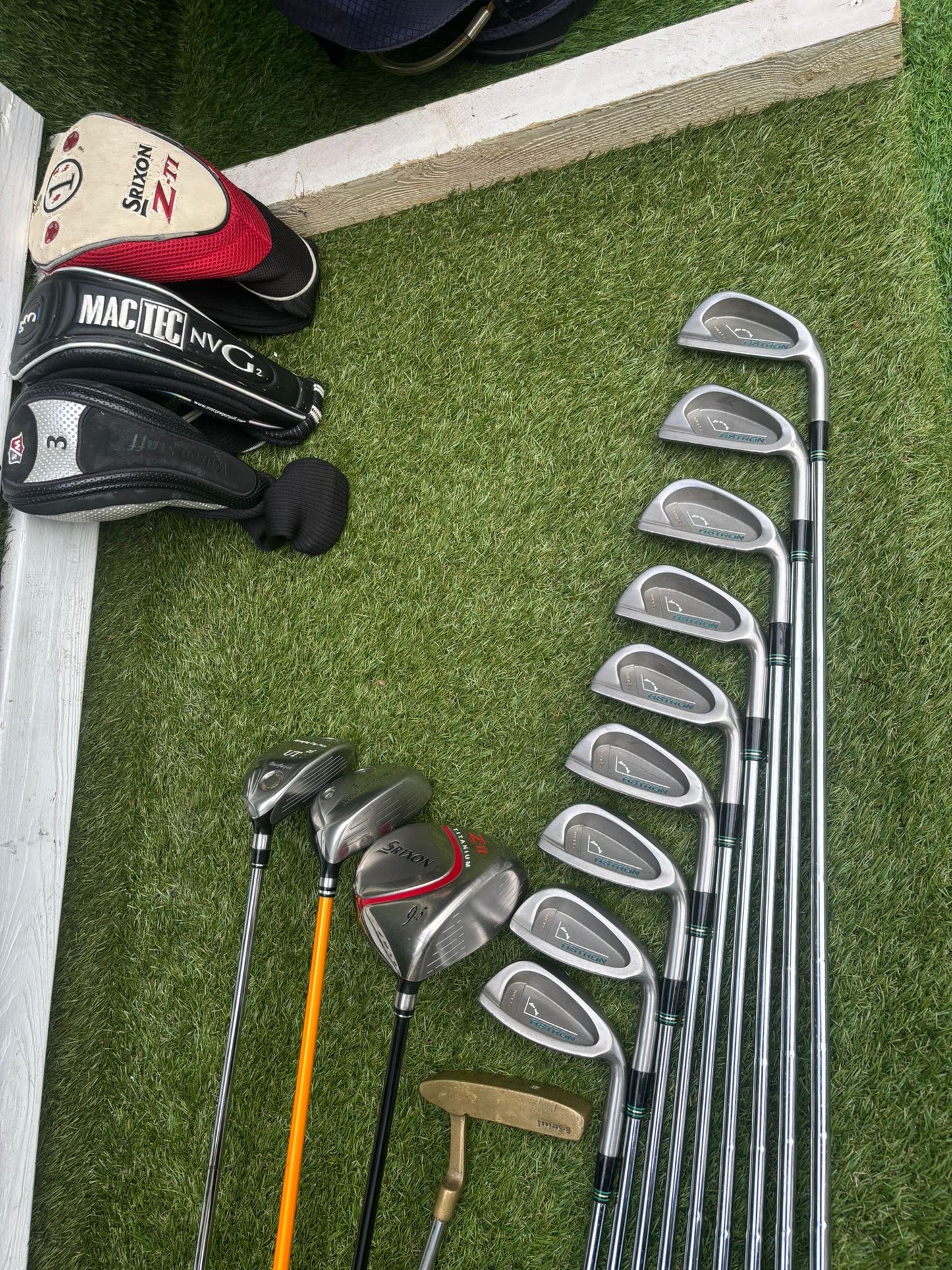 Mizuno Astron MTS Irons + Srixon Driver + Wilson Fairway + MacGregor Hybrid + Callaway Stand Bag (13 Clubs)