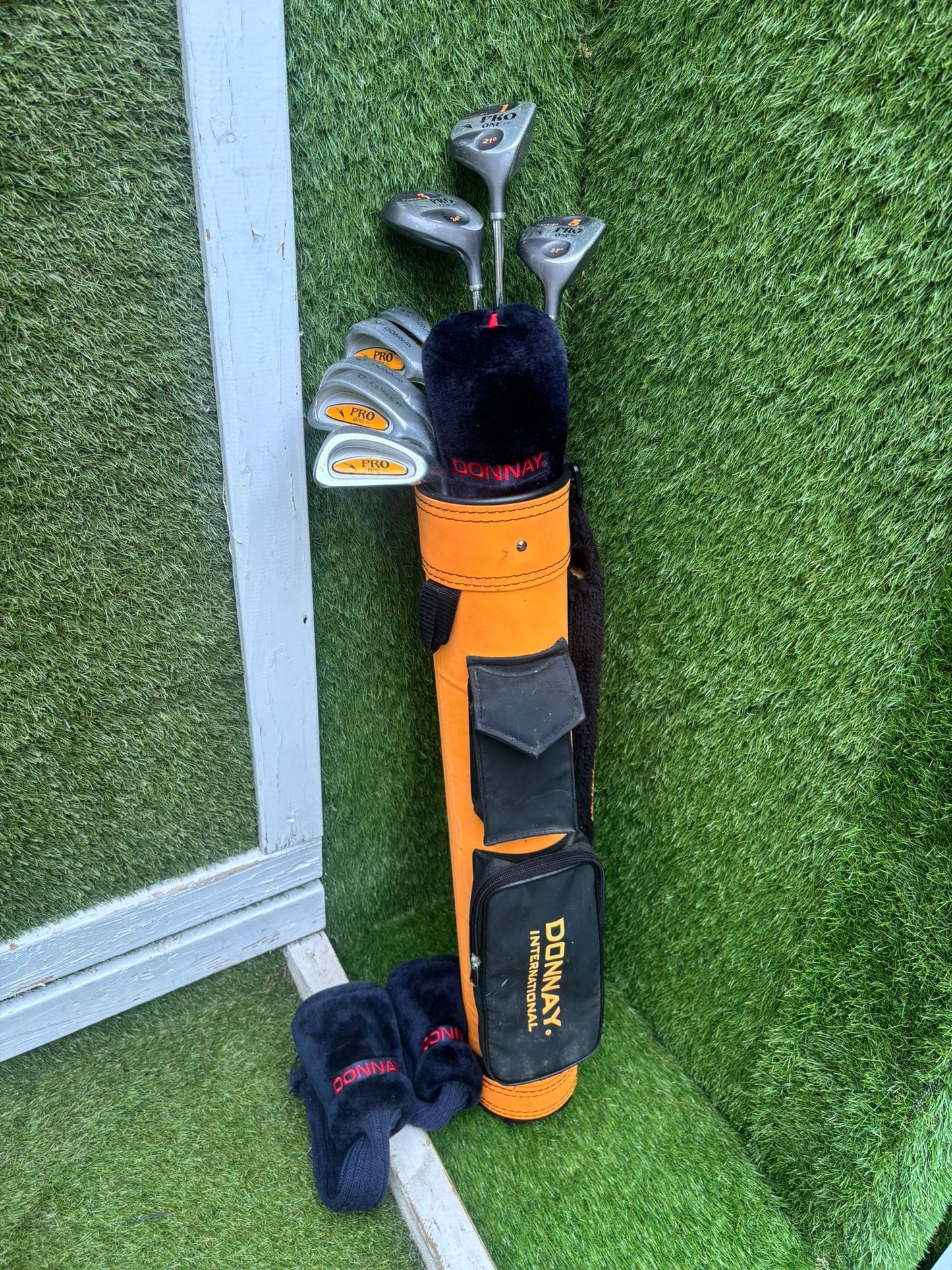 Donnay Pro One Junior Golf Set with Matching Woods, Bag & Headcovers