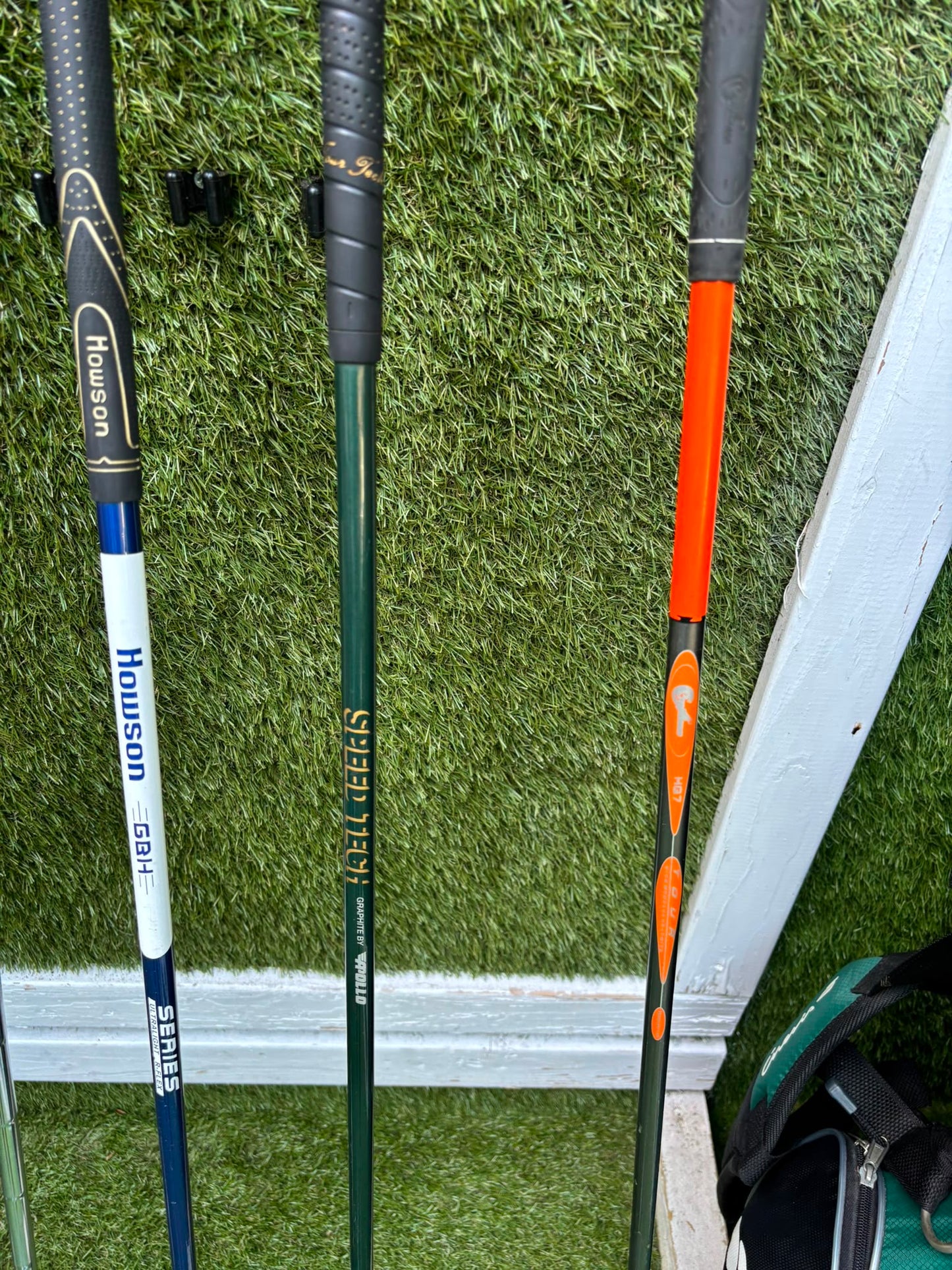 Titleist DCI Irons, Titleist DCI Sand Wedge, Confidence Woods & Inesis Stand Bag