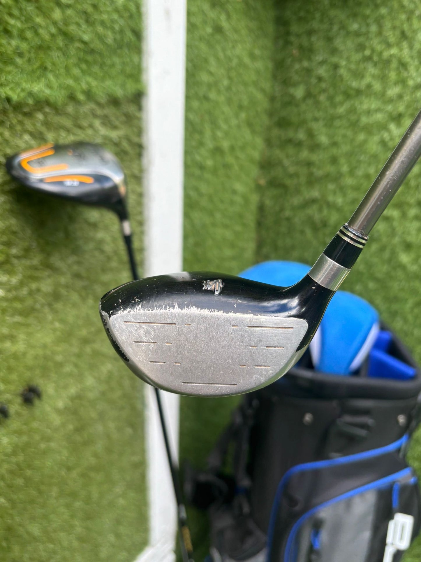 Wilson Staff Di11 Golf Set with Mizuno MX-700 Driver, Ping DSE Pengyo Putter & Cobra Stand Bag