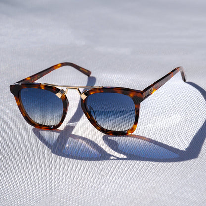 Lunettes de soleil oversize DEMI pour femme, couleur écaille de tortue, marron whisky, par WMP Eyewear UK
