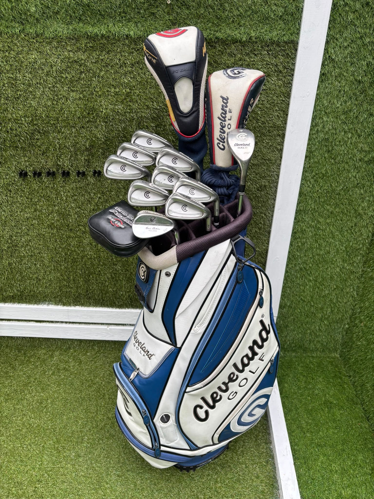 Cleveland Complete Golf Set – TA6 3–PW Irons, Ti460 Driver, Steel 15° Wood, HALO Hybrid & Cart Bag