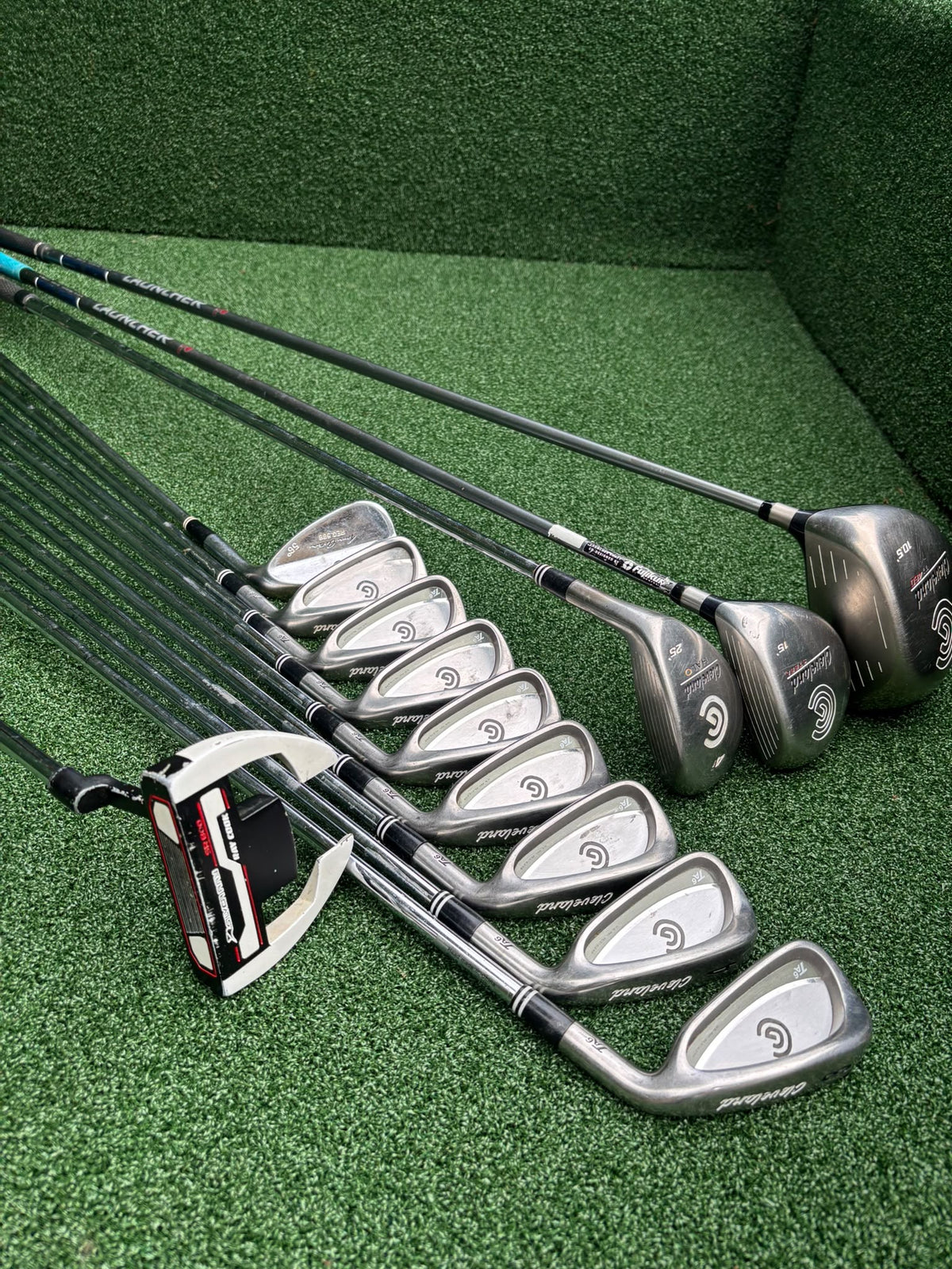 Cleveland Complete Golf Set – TA6 3–PW Irons, Ti460 Driver, Steel 15° Wood, HALO Hybrid & Cart Bag