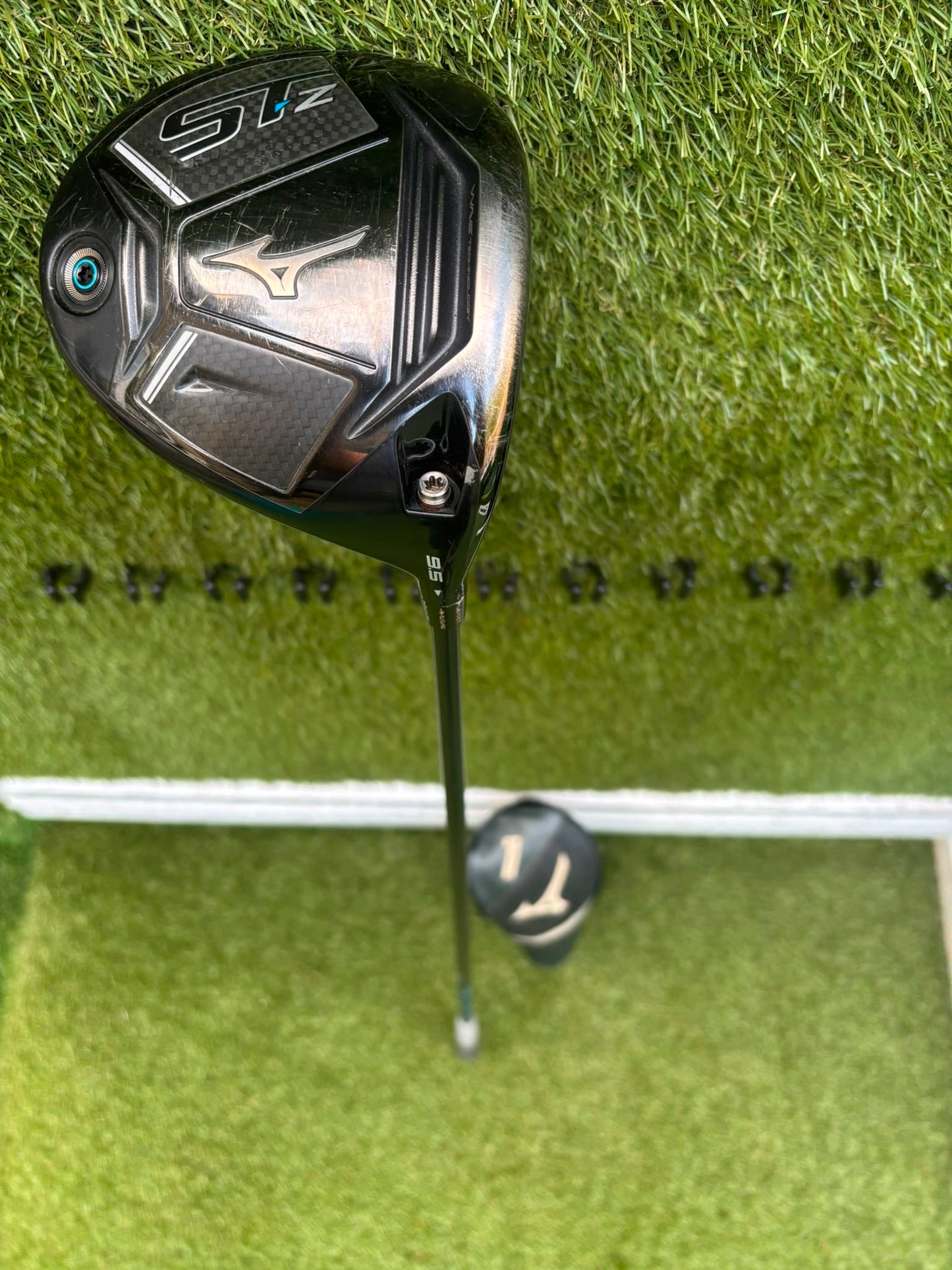 Mizuno ST-Z 220 Adjustable Driver 9.5° Mitsubishi Kai’li 60R Shaft Headcover Included
