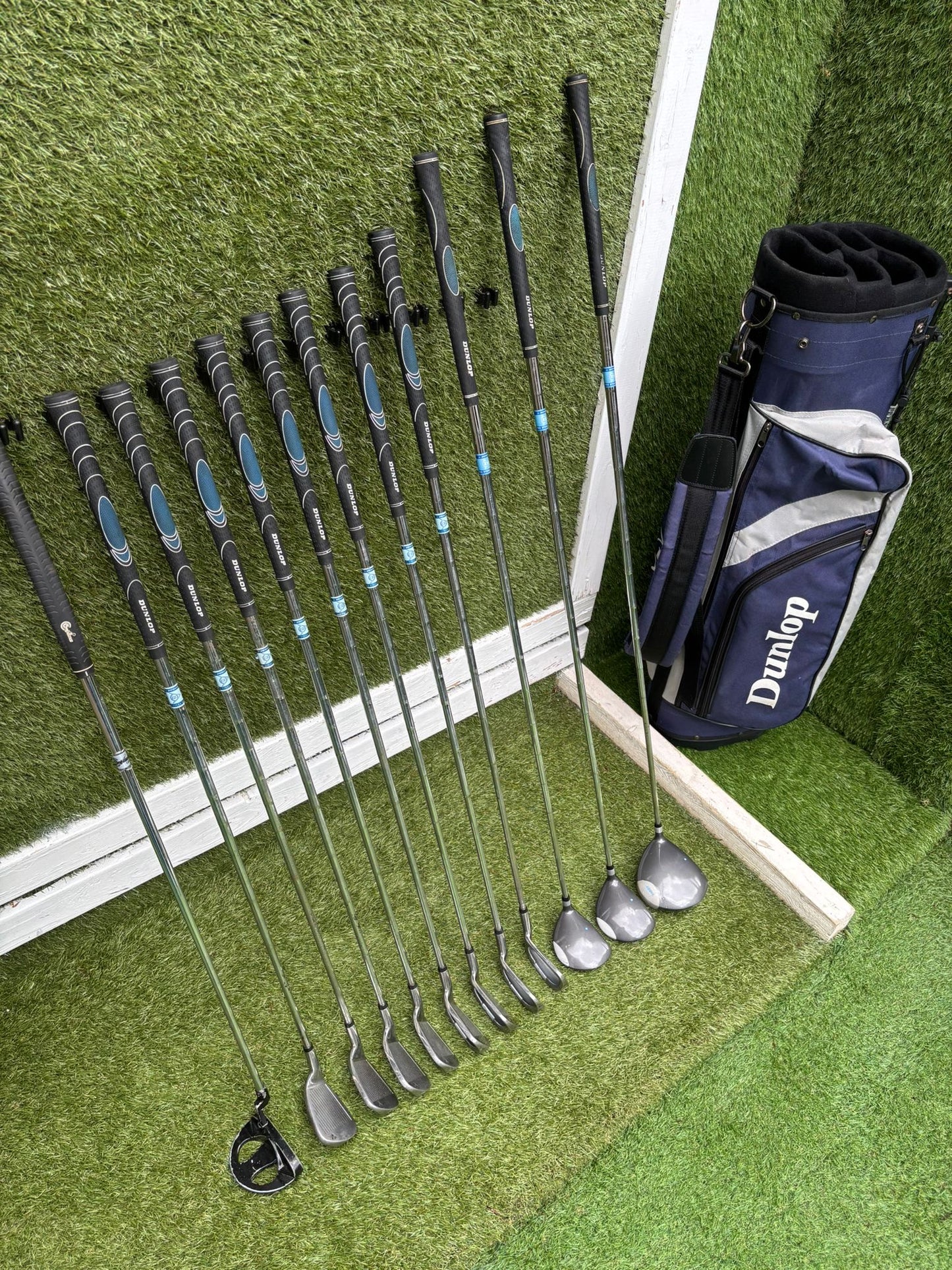Dunlop MPX Golf Set with Matching MX II Woods, Confidence HC7 Putter & Dunlop Stand Bag