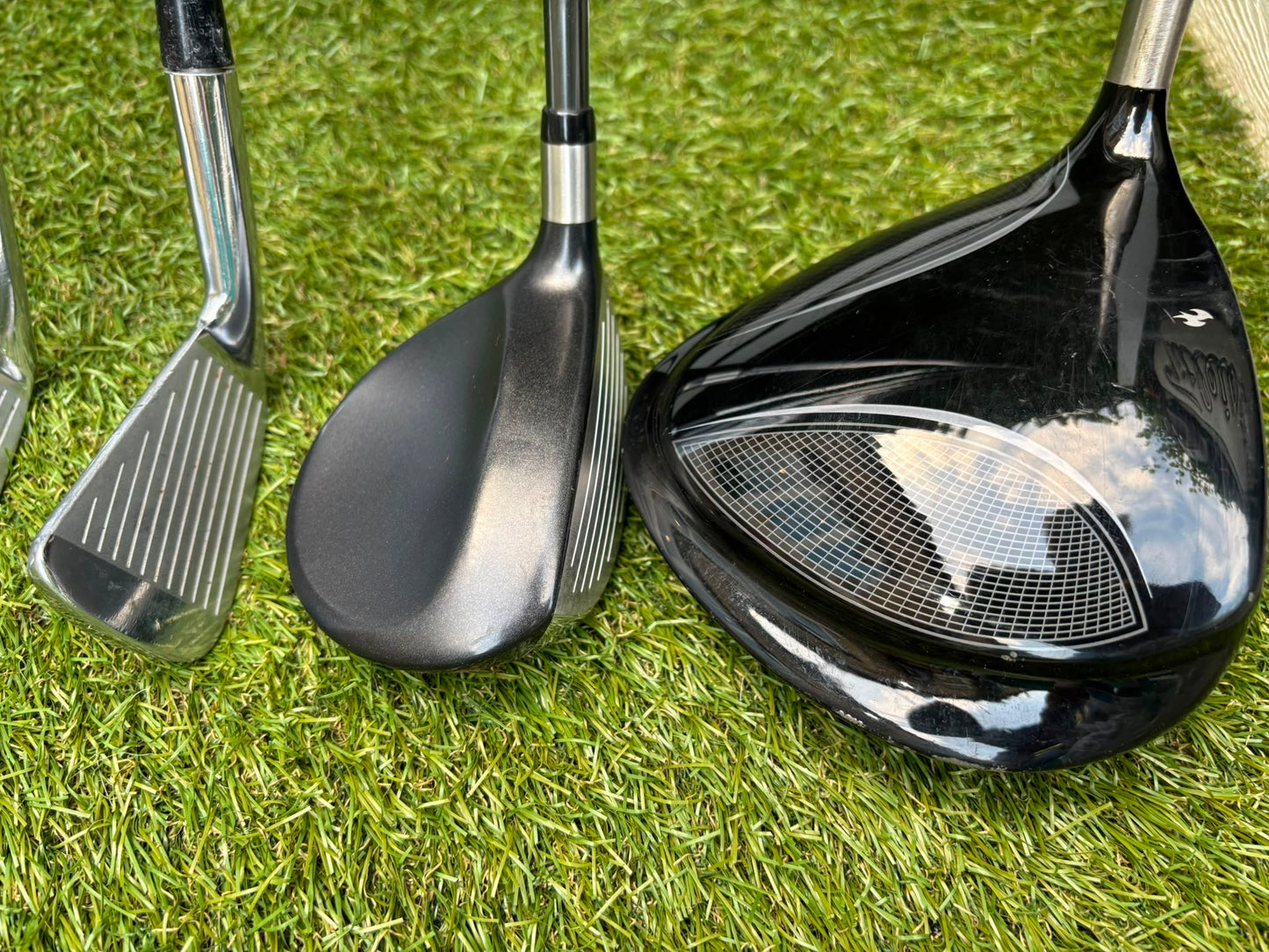 Wilson 3–SW Irons, TaylorMade Driver, Cleveland Fairway, Slazenger Putter & Titleist Cart Bag