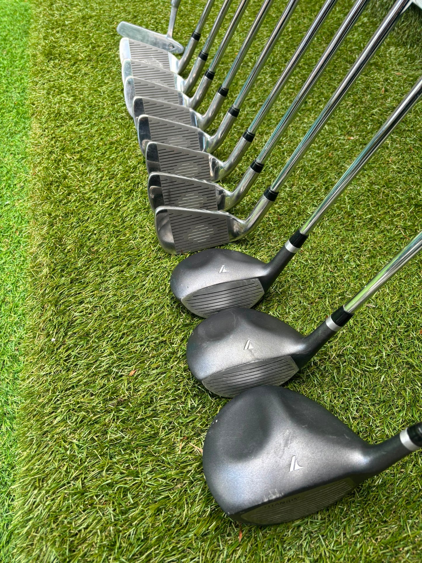 Pro Kennex Performer Oversize Golf Set with Matching Woods, Headcovers & Regal Bag
