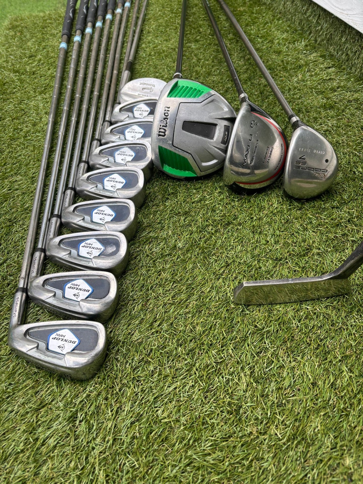 Dunlop Max Irons (3, 5–SW) + Cobra SS Hyper Steel 7 Wood + Driver + TaylorMade Cart Bag Free P&P