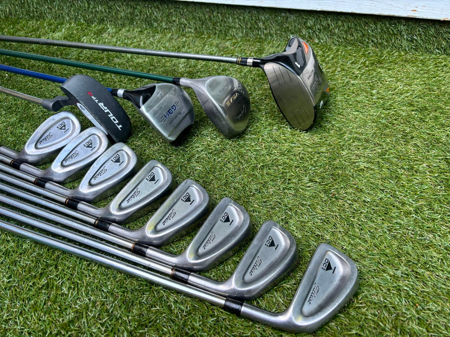 Titleist DCI Irons, Titleist DCI Sand Wedge, Confidence Woods & Inesis Stand Bag