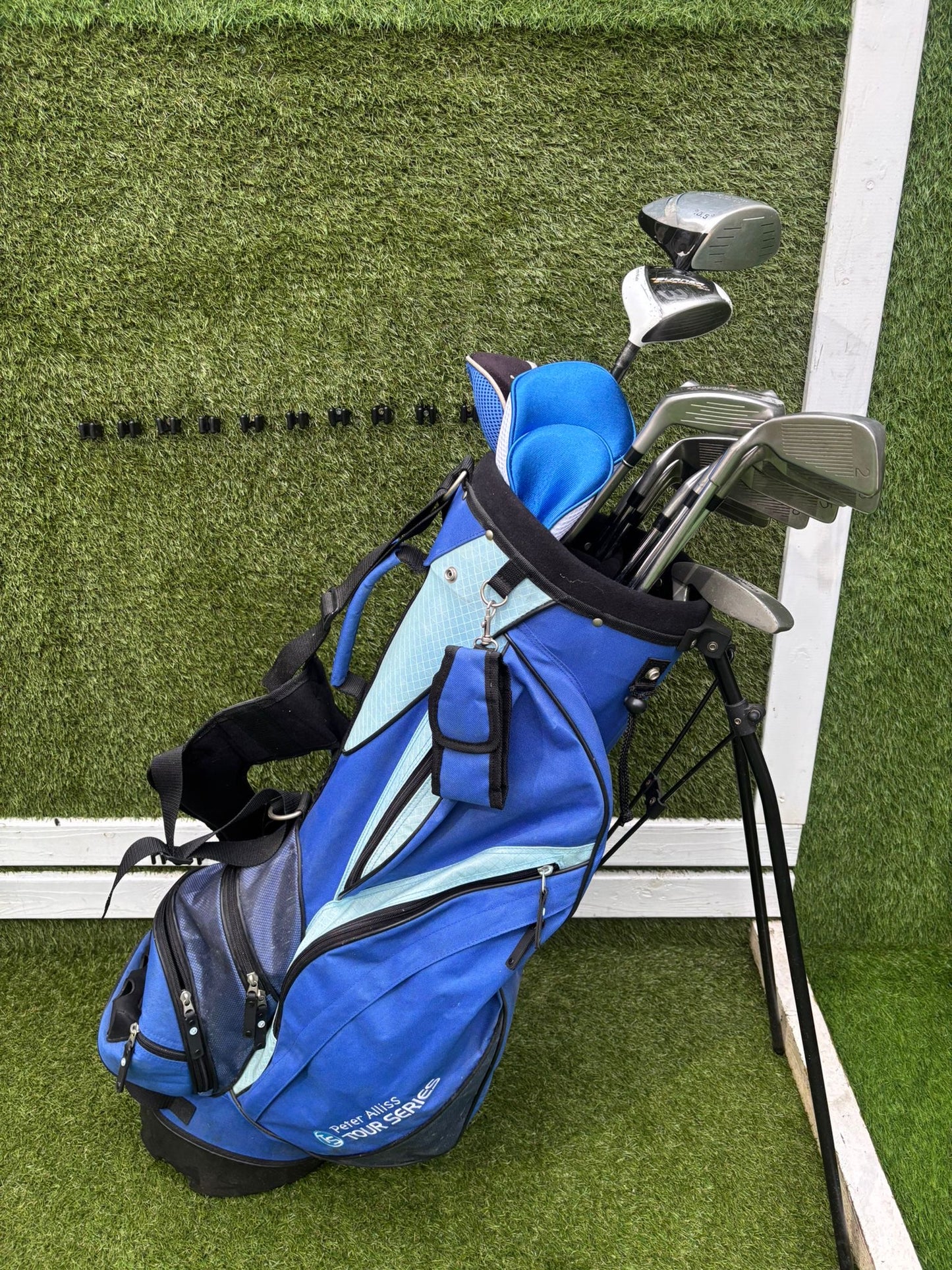 Z-MODEL II Irons + TaylorMade Woods & Hybrid + Ping Zing 2 + Donnay Putter + Peter Alliss Stand Bag – 14 Clubs