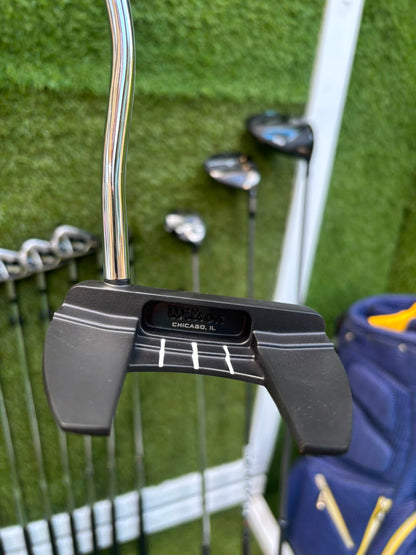Callaway Irons, Wilson D9 Driver, Callaway Paradym X 3 Wood, Callaway X Hybrid, Wilson Infinite Putter & OUUL Premium Stand Bag