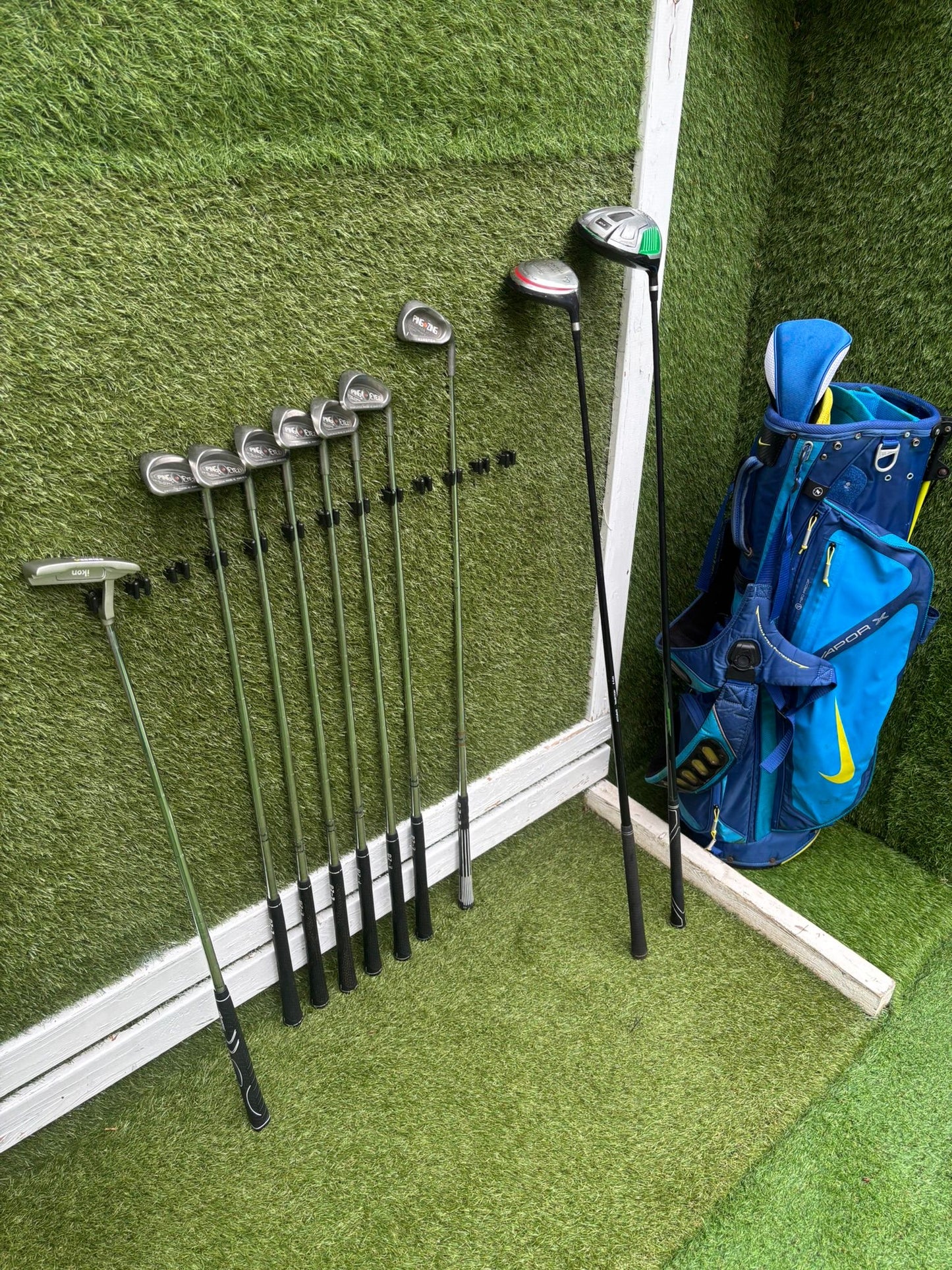 PING Eye2 Red Dot Irons, PING Zing 1 Iron, Wilson Driver, MaxFli 3 Wood & Nike Vapor X Stand Bag