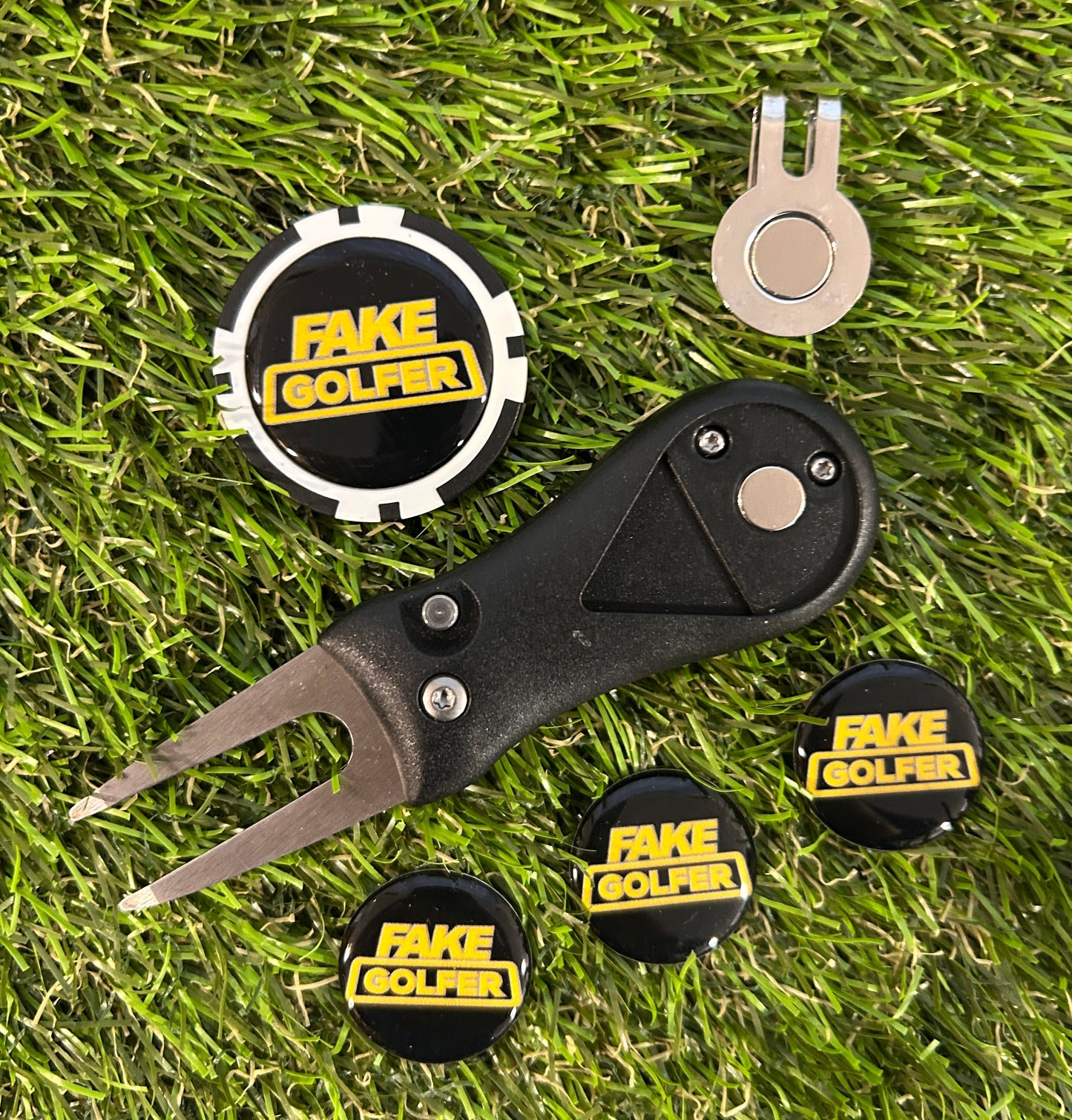 New Zealand Golf plastic Pitchfork Magnetic Hat Clip With 3 Markers And Poker chip